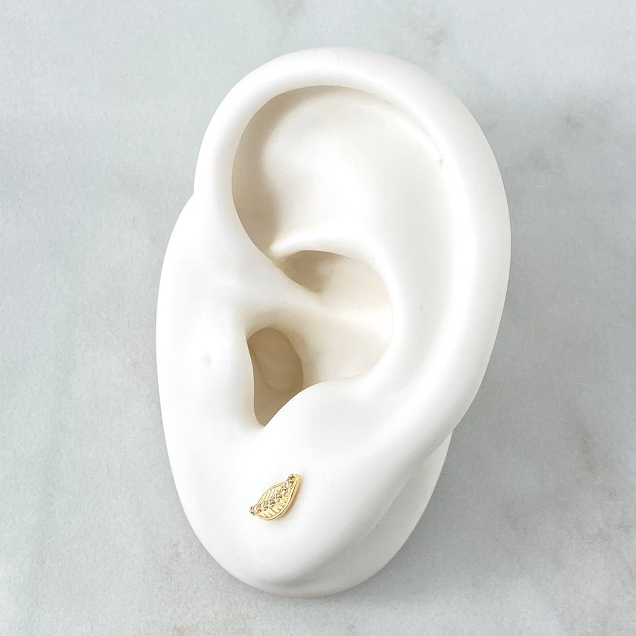 Topos Hoja 0.7gr / 8mm Circones Blancos Oro Amarillo 18K ©