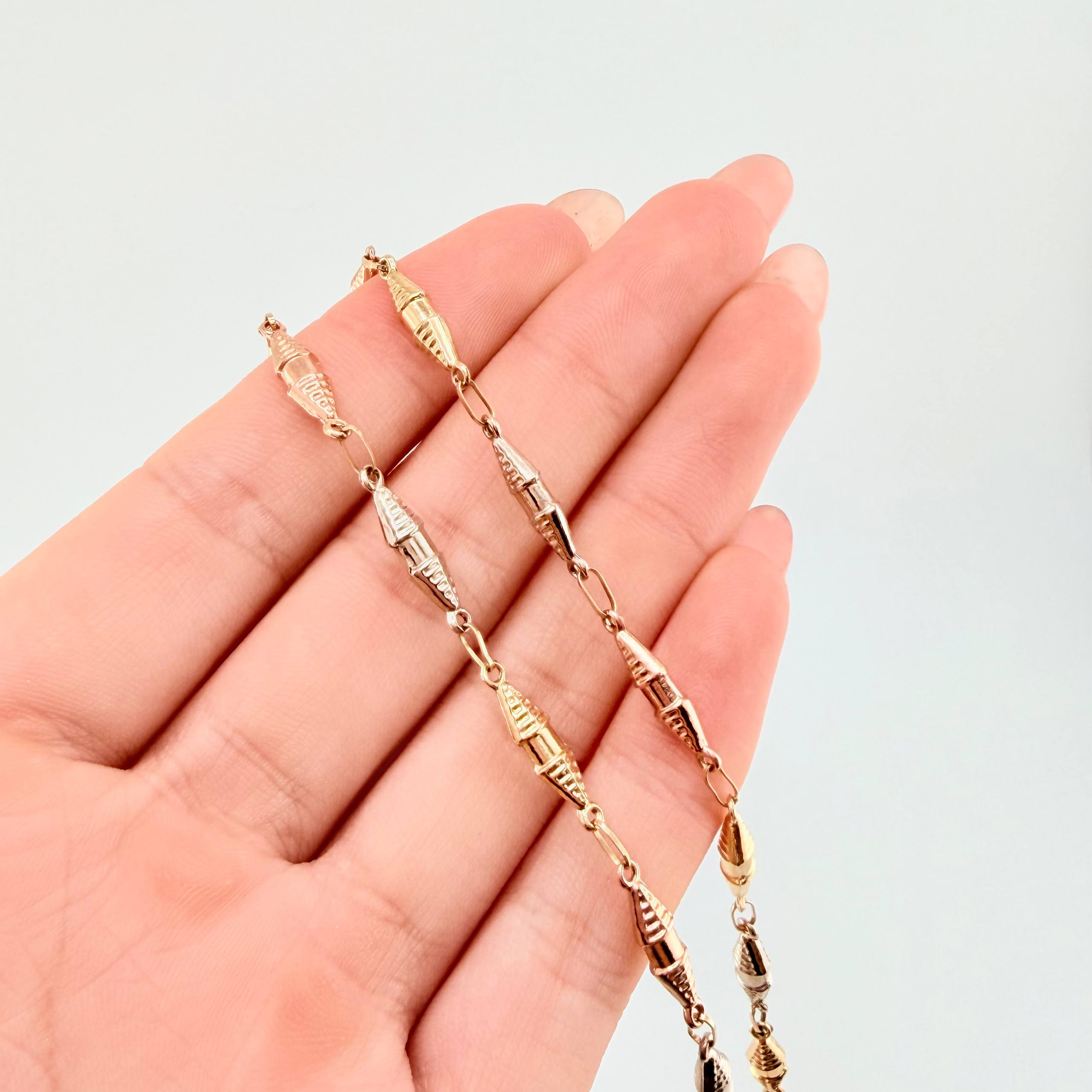 Cadena Rustica Dubai Texturizada 8.9gr / 62.5cm / 3.9mm Tres Oros 18K *