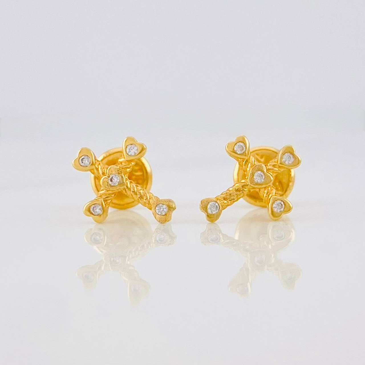 Topos Cruz Corazones 0.8g / 9.3mm Oro Amarillo 18K