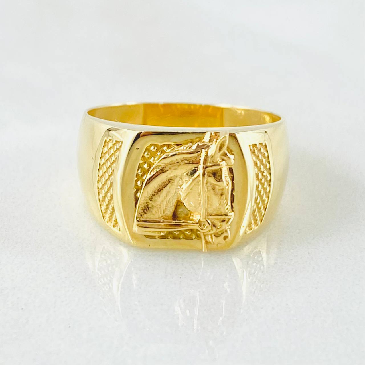 Anillo Herradura Caballo Punteado 3.35gr / T6 1/4 / Oro Amarillo 18K
