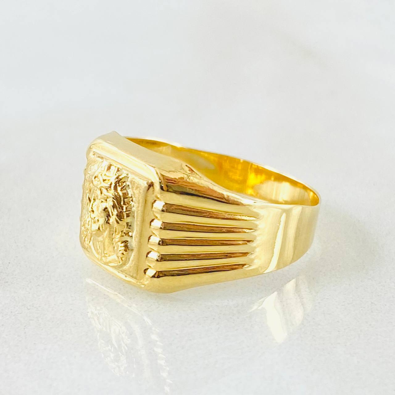 Anillo Rostro Jesus Cuadrado 1.95gr / T7 3/4 / Oro Amarillo 18K