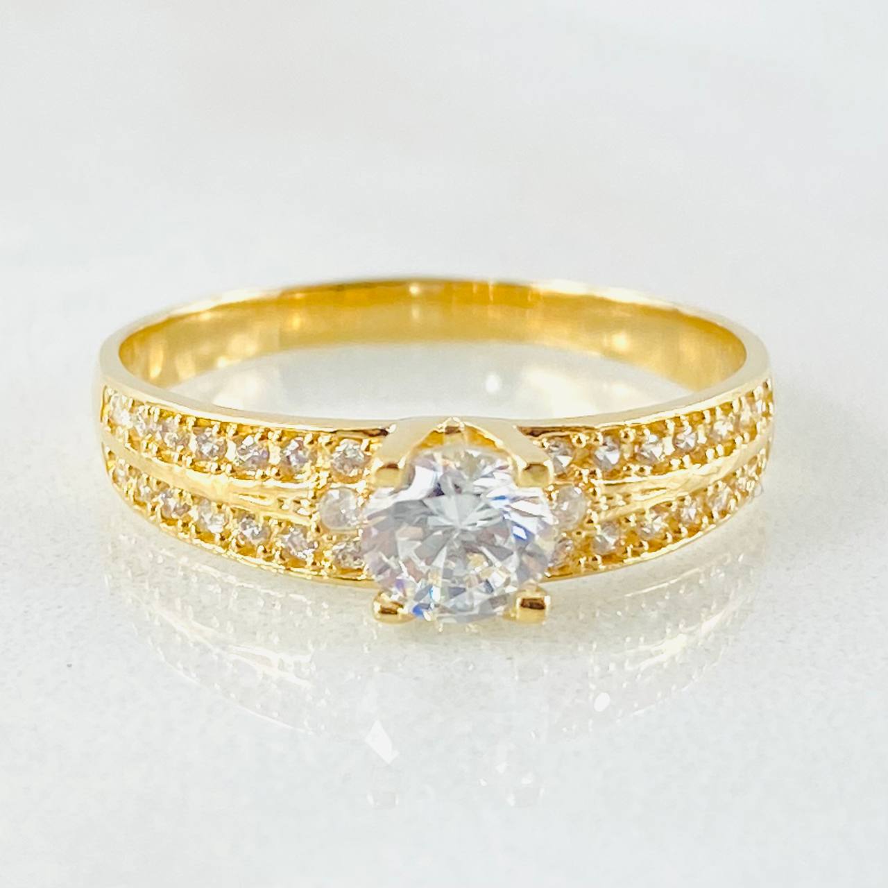 Anillo Solitario Doble Carril 2.45gr / T7 1/2 / Oro Amarillo 18K *