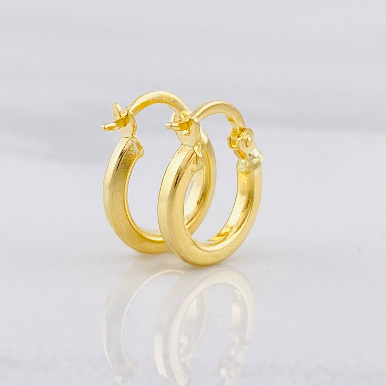 Candongas Lisas 1.05g / 1.4cm Oro Amarillo 18K