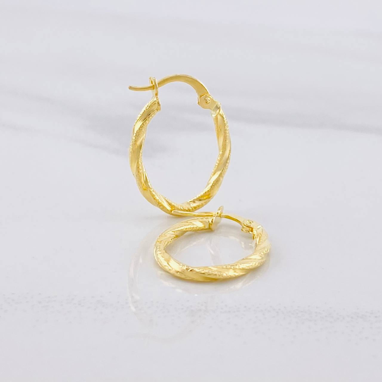Candongas Mary Ovalada 1.35g / 2.2cm Oro Amarillo 18K