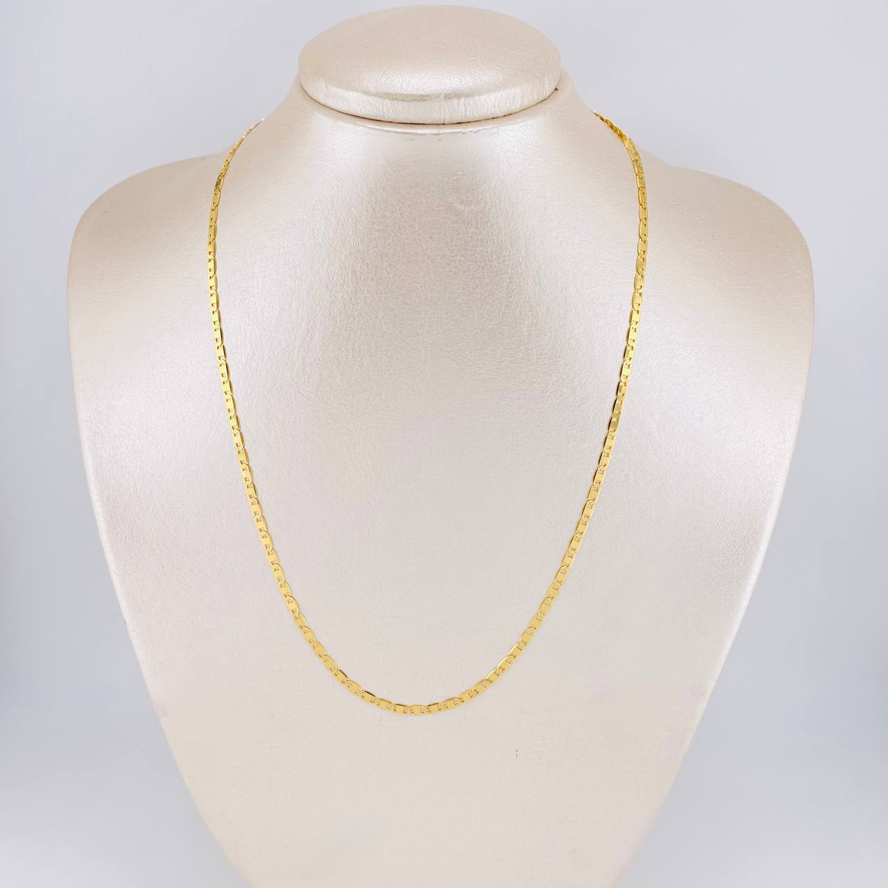 Cadena Escalera Plana 4.35g / 45cm / 2.4mm Oro Amarillo 18K