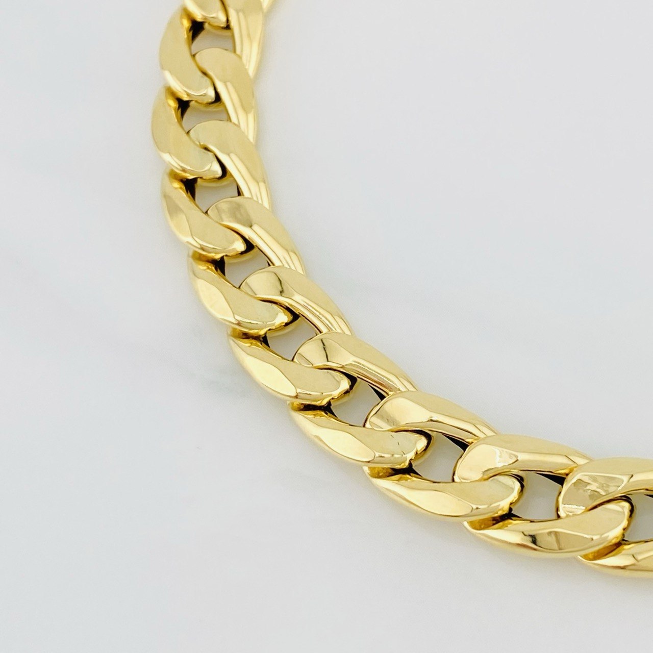 Pulso Cubano 9.85g / 21cm / 9.1mm Oro Amarillo 18K