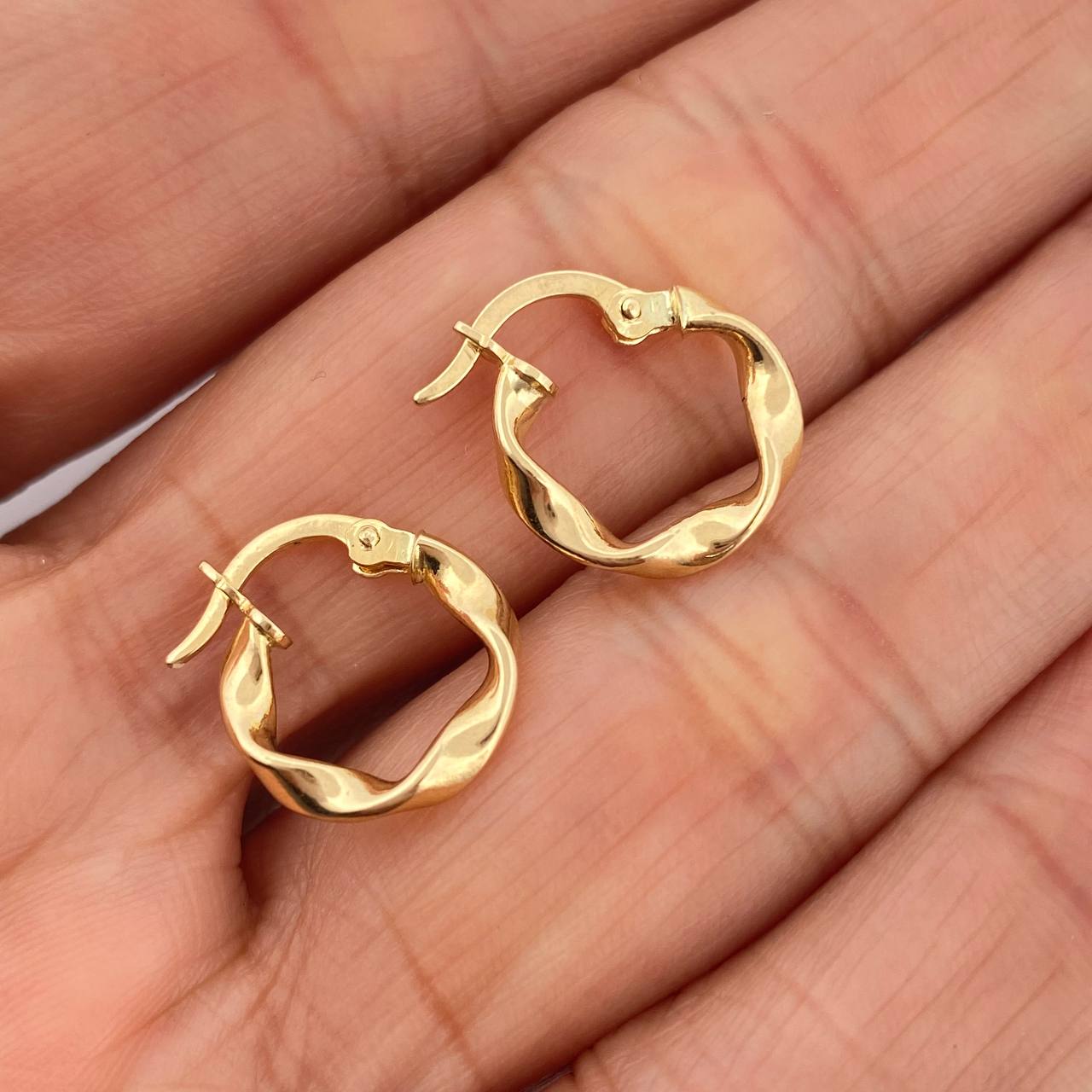 Candongas Azir 0.95gr / 1.5cm / Oro Amarillo 18K %