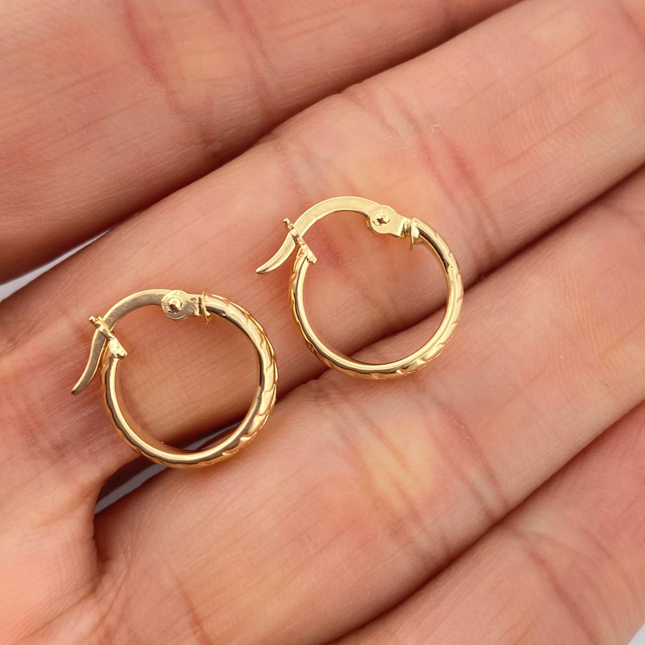 Candongas Kuki 0.9gr / 1.5cm / Oro Amarillo 18K %