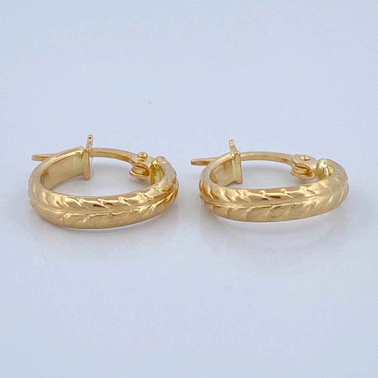 Candongas Kuki 0.9gr / 1.5cm / Oro Amarillo 18K %