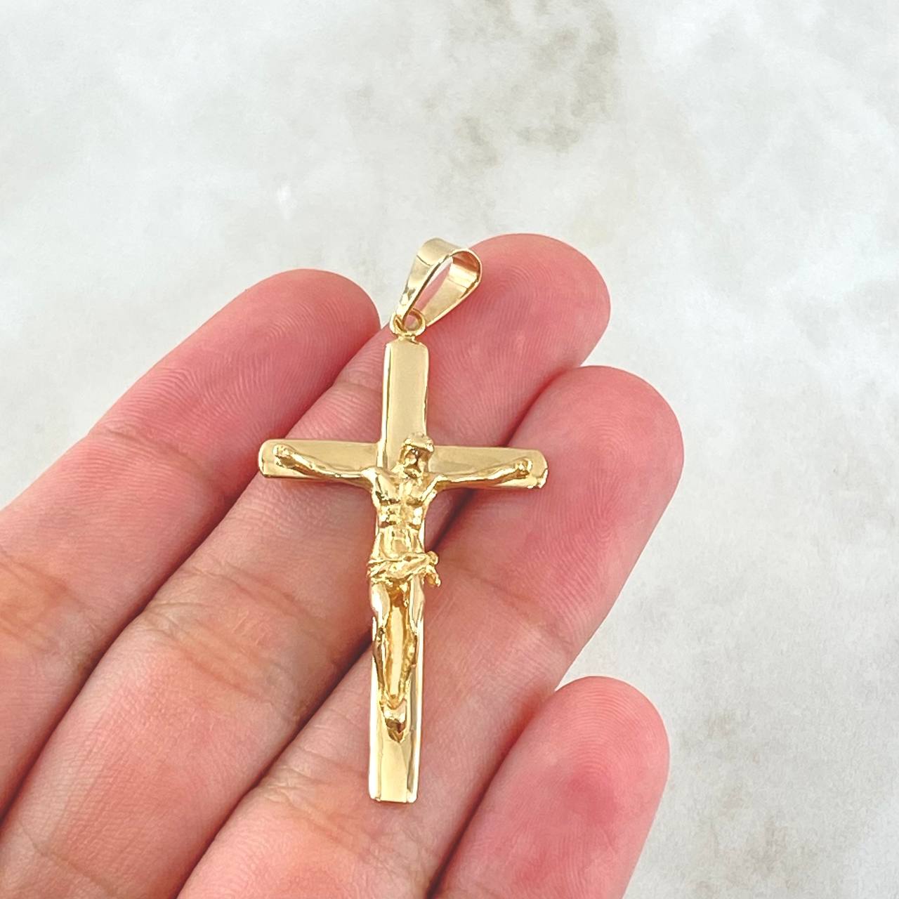 Dije Crúz Cristo 4.8gr / 5cm / Puntas Bordeadas Oro Amarillo 18K ©