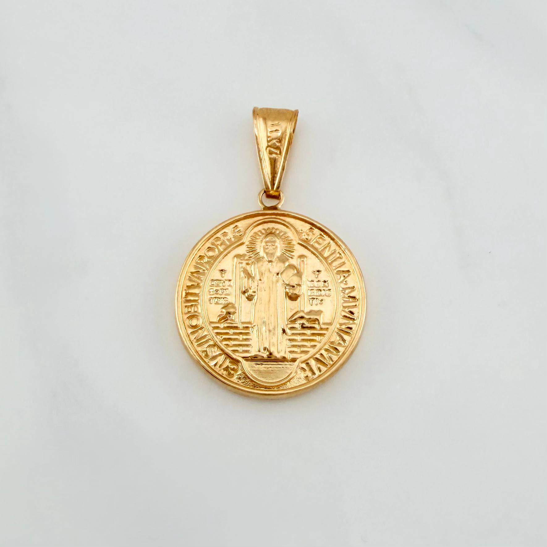 Dije San Benito 2.5 g / 3.2 cm Oro Amarillo 18K