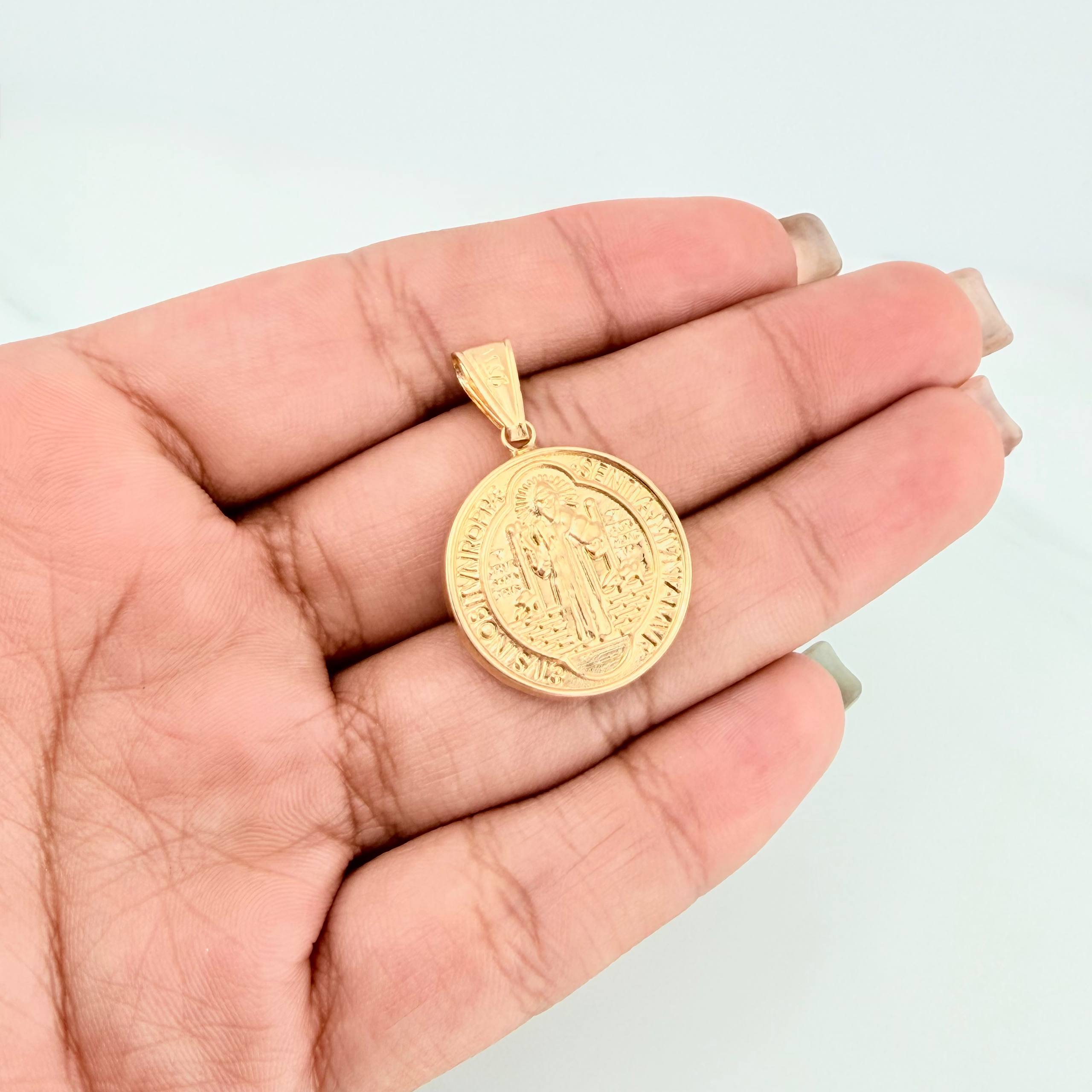 Dije San Benito 3 g / 3.2 cm Oro Amarillo 18K