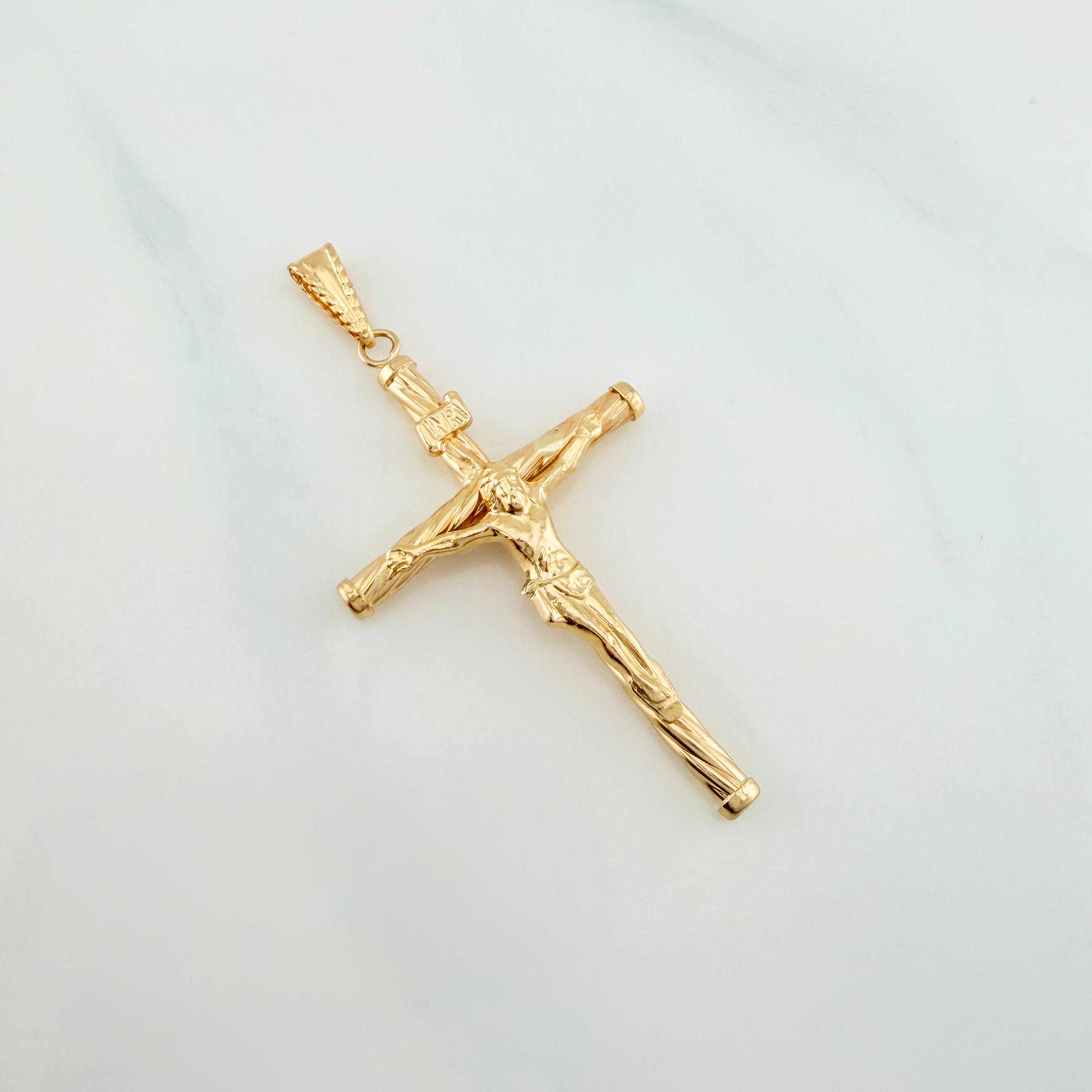 Dije Cruz Cristo 1.45 g / 4.9 cm Oro Amarillo 18K