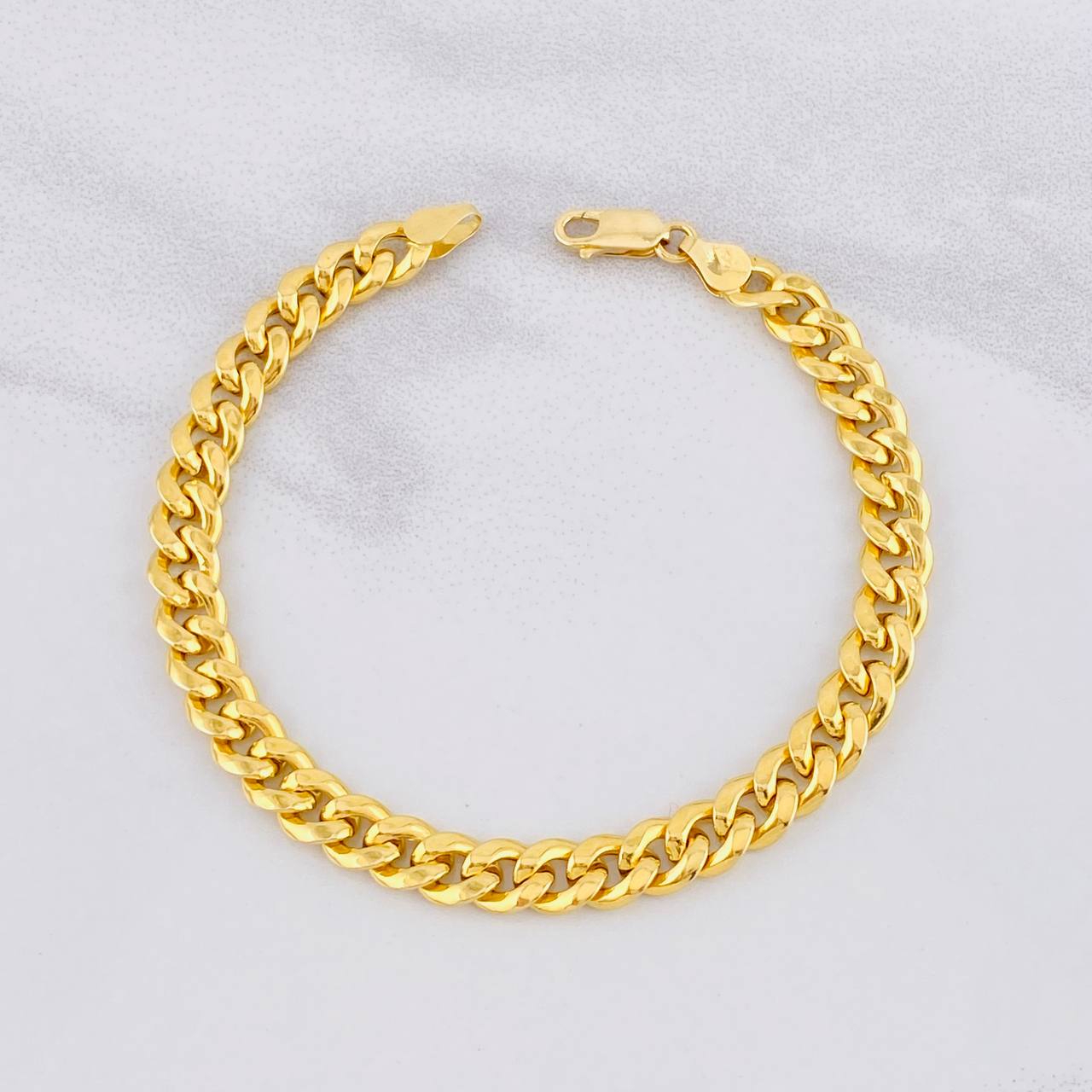 Pulso Cubano 5.2g / 20.3cm / 6.9mm Oro Amarillo 18K