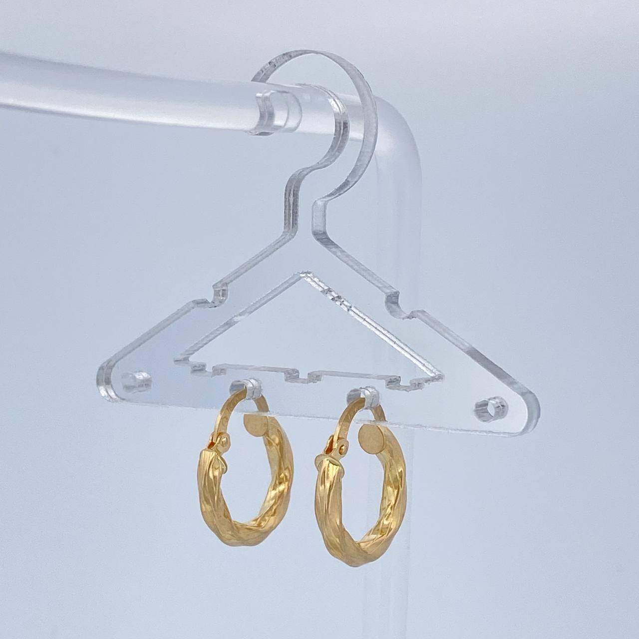 Candongas Isis 1.4gr / 1.5cm / Oro Amarillo 18K %