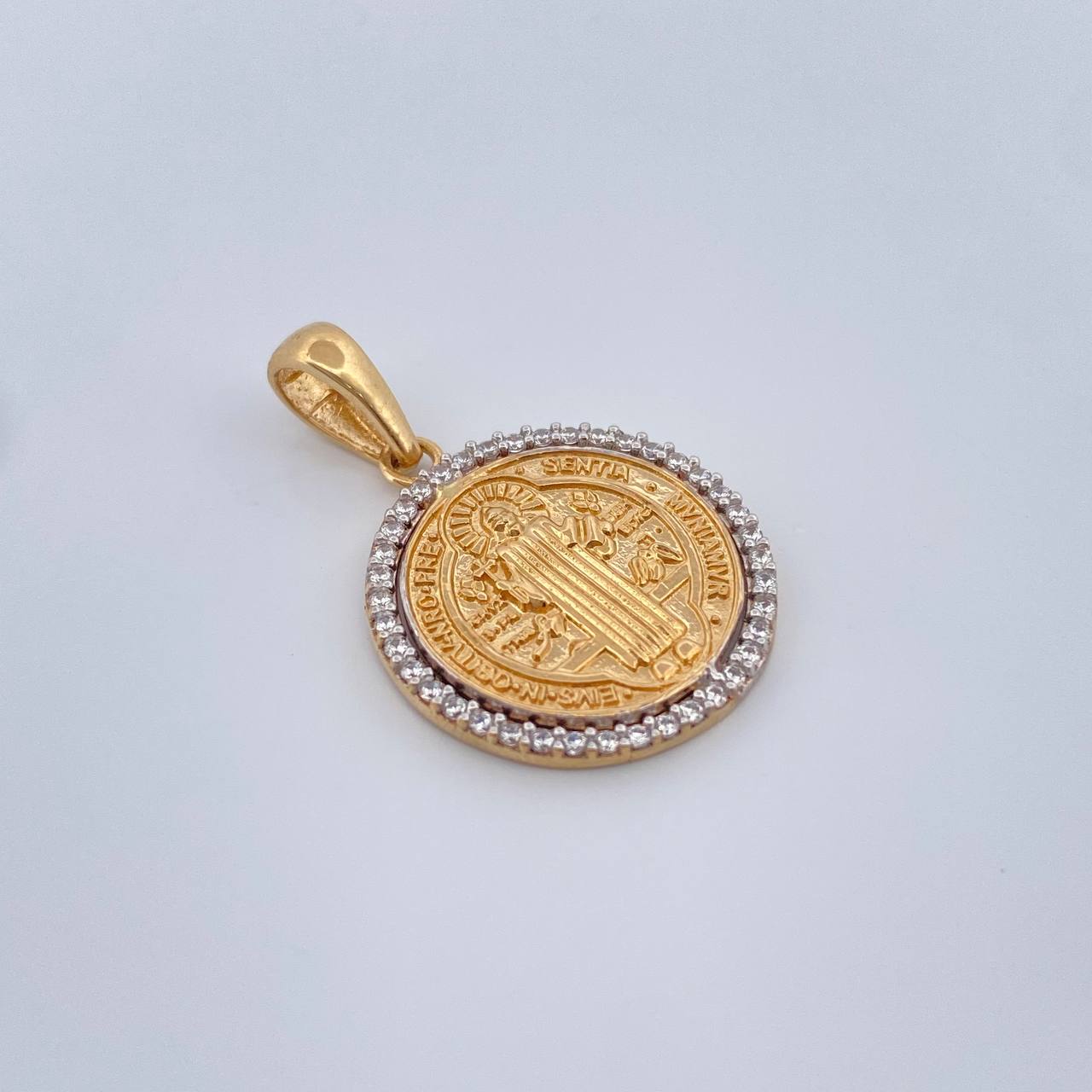 Dije San Benito 2.65gr / 2.6cm / Dos Oros Amarillo Blanco 18K %