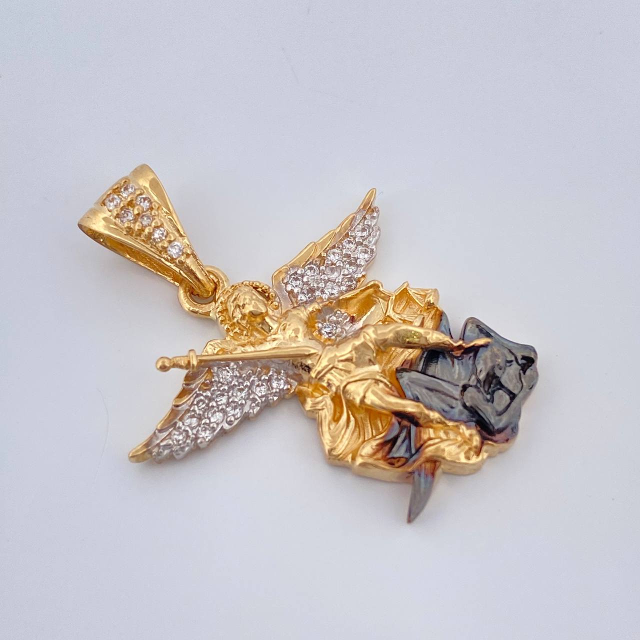 Dije San Miguel 4.5gr / 3cm / Tres Oros 18K %