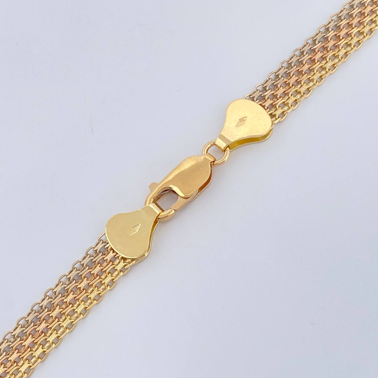 Cadena China 23.05gr / 61cm / 7.1mm Tres Oros +1 18K $