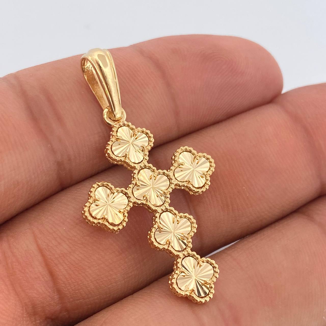 Dije Cruz Trebol 4.55gr / 4.3cm / Oro Amarillo Nac.Esp. 18K %