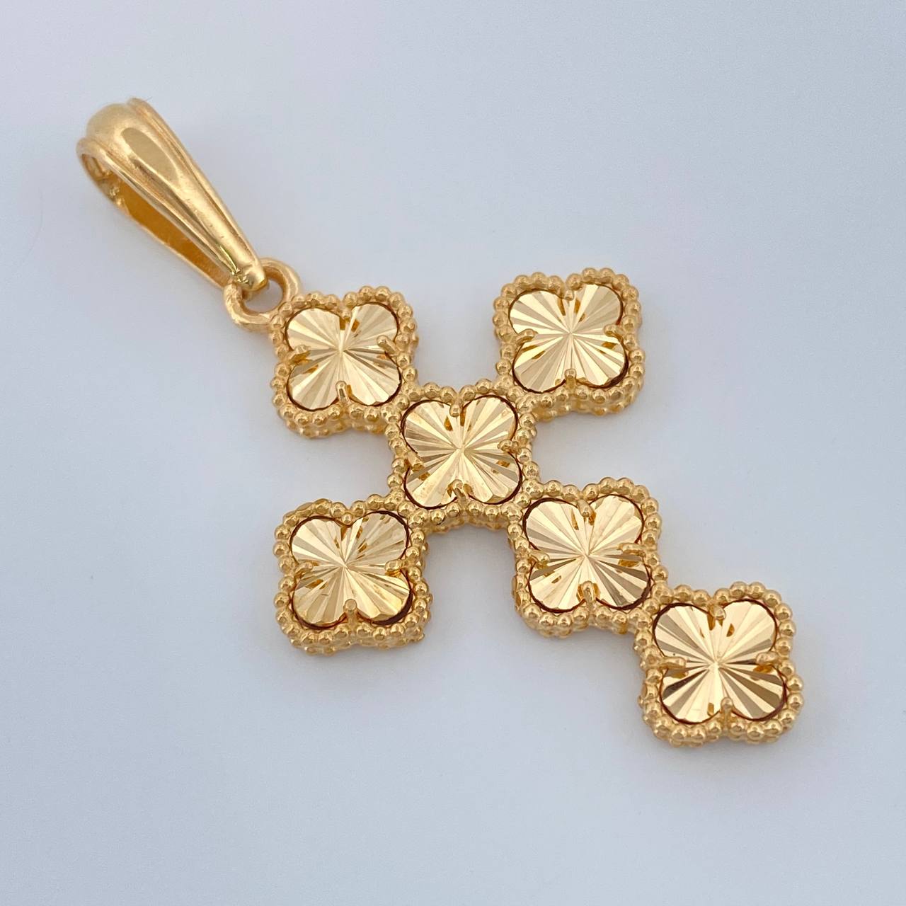 Dije Cruz Trebol 4.55gr / 4.3cm / Oro Amarillo Nac.Esp. 18K %
