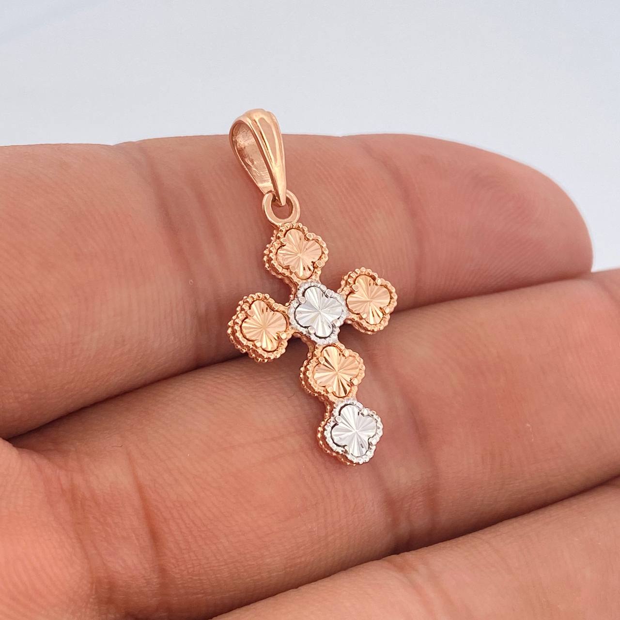 Dije Cruz Trebol 2.4gr / 3cm / Dos Oros Blanco Rosa Nac.Esp. 18K %