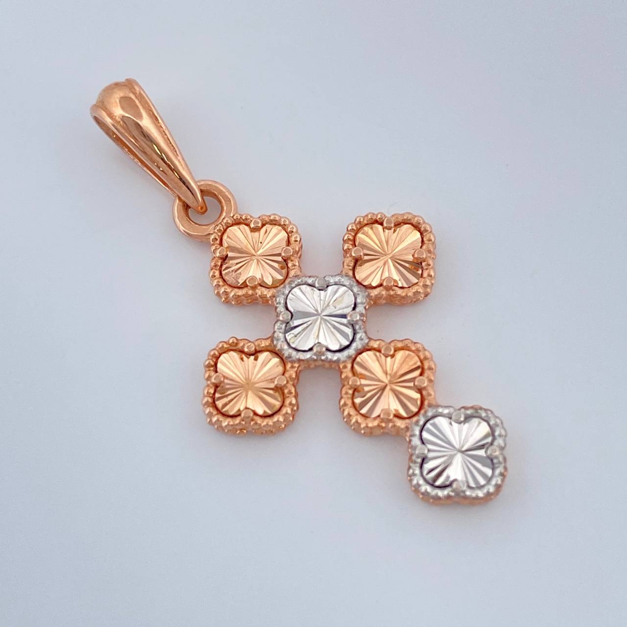 Dije Cruz Trebol 2.4gr / 3cm / Dos Oros Blanco Rosa Nac.Esp. 18K %