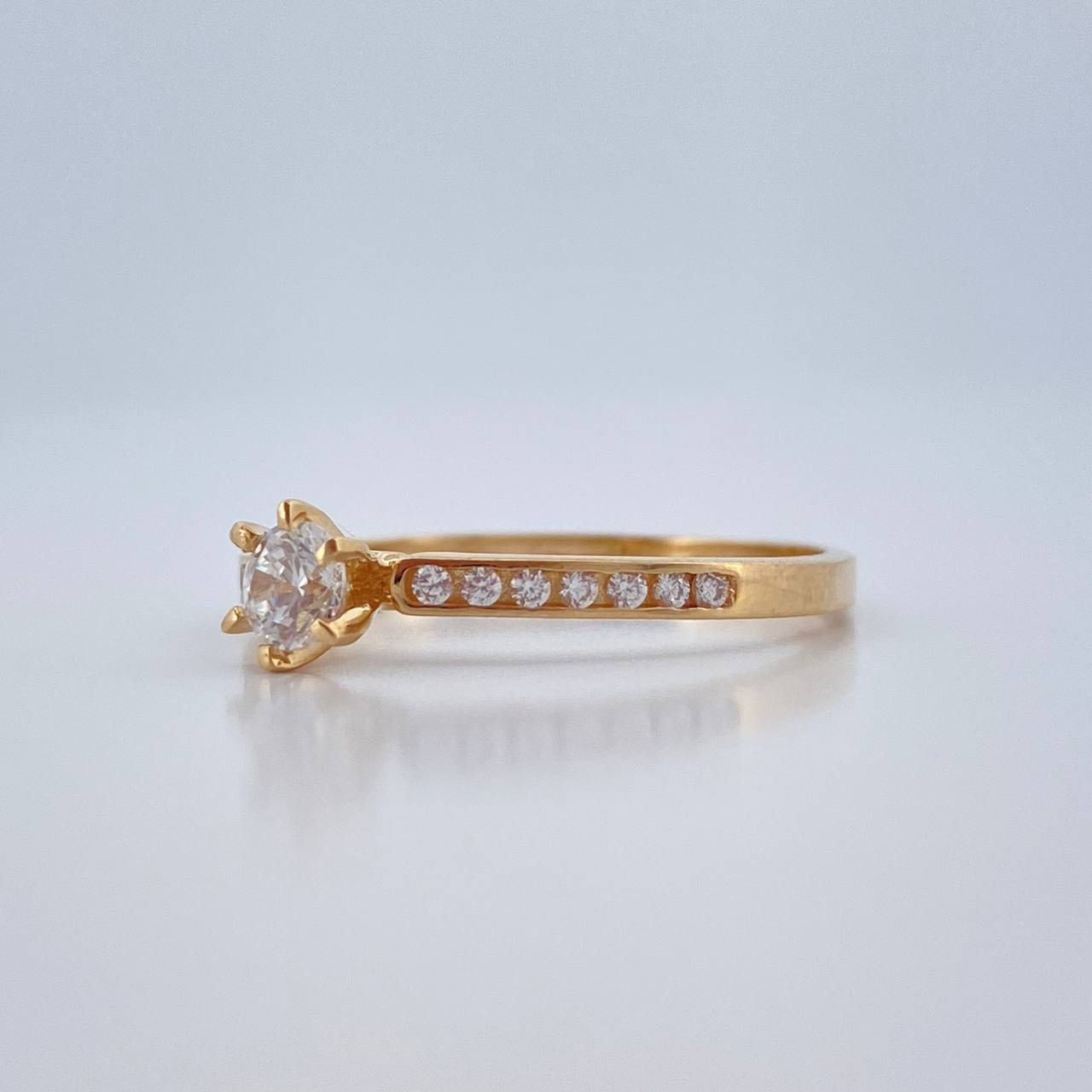 Anillo Solitario 1.9gr / T8 / Oro Amarillo 18K %