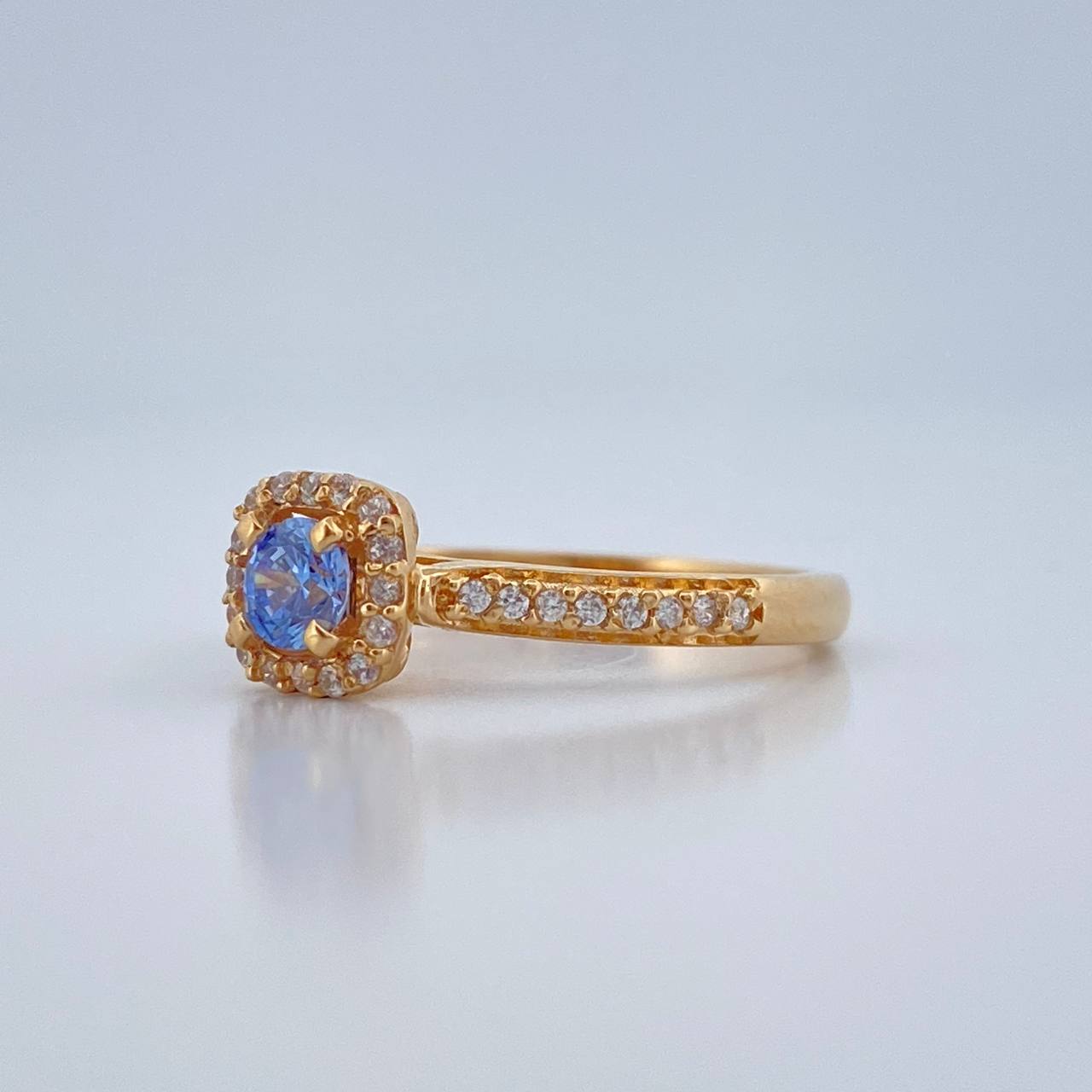 Anillo Halo Cuadrado 2.3gr / T7 / Oro Amarillo 18K %