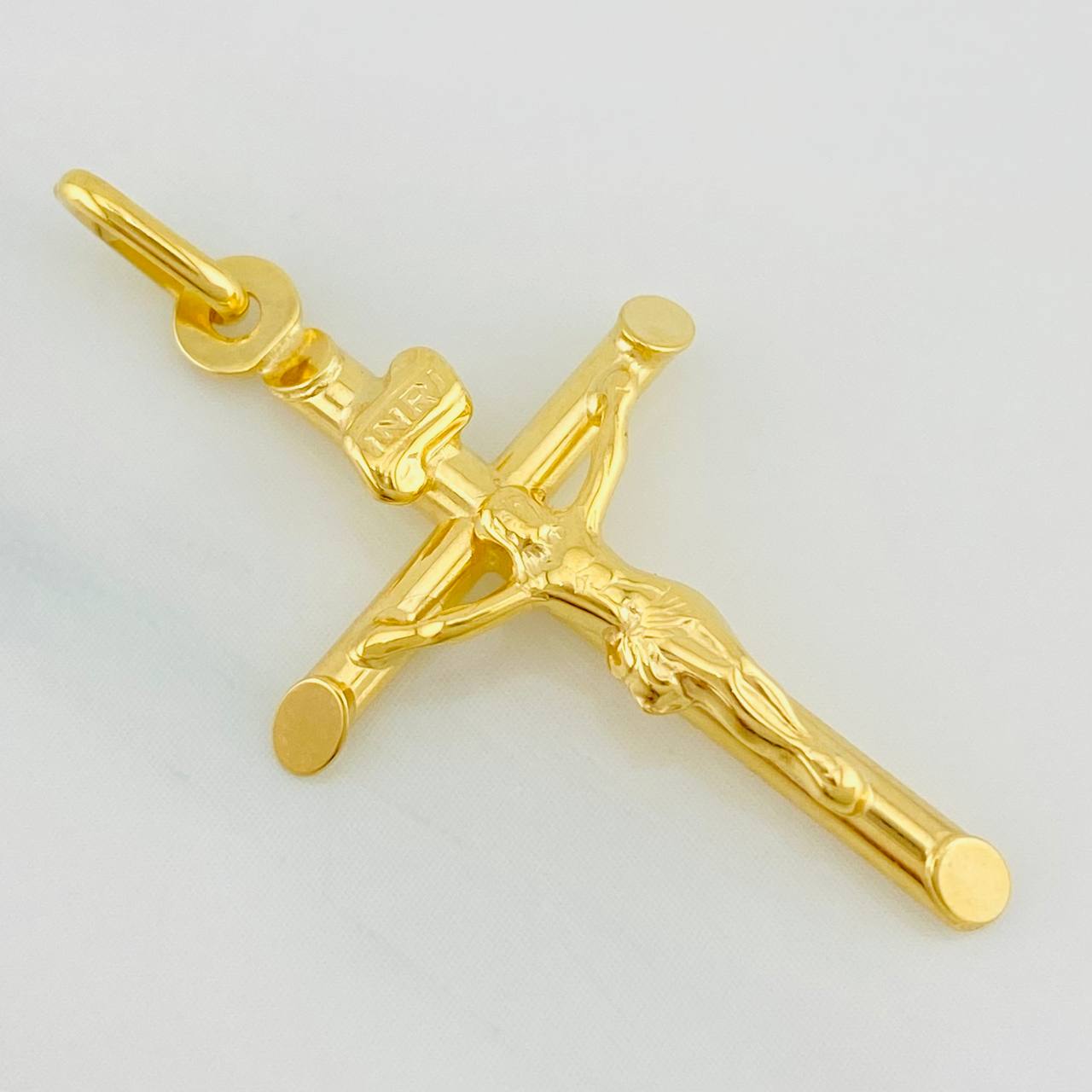 Dije Cruz Cristo 1.55g / 3.3cm Oro Amarillo 18K