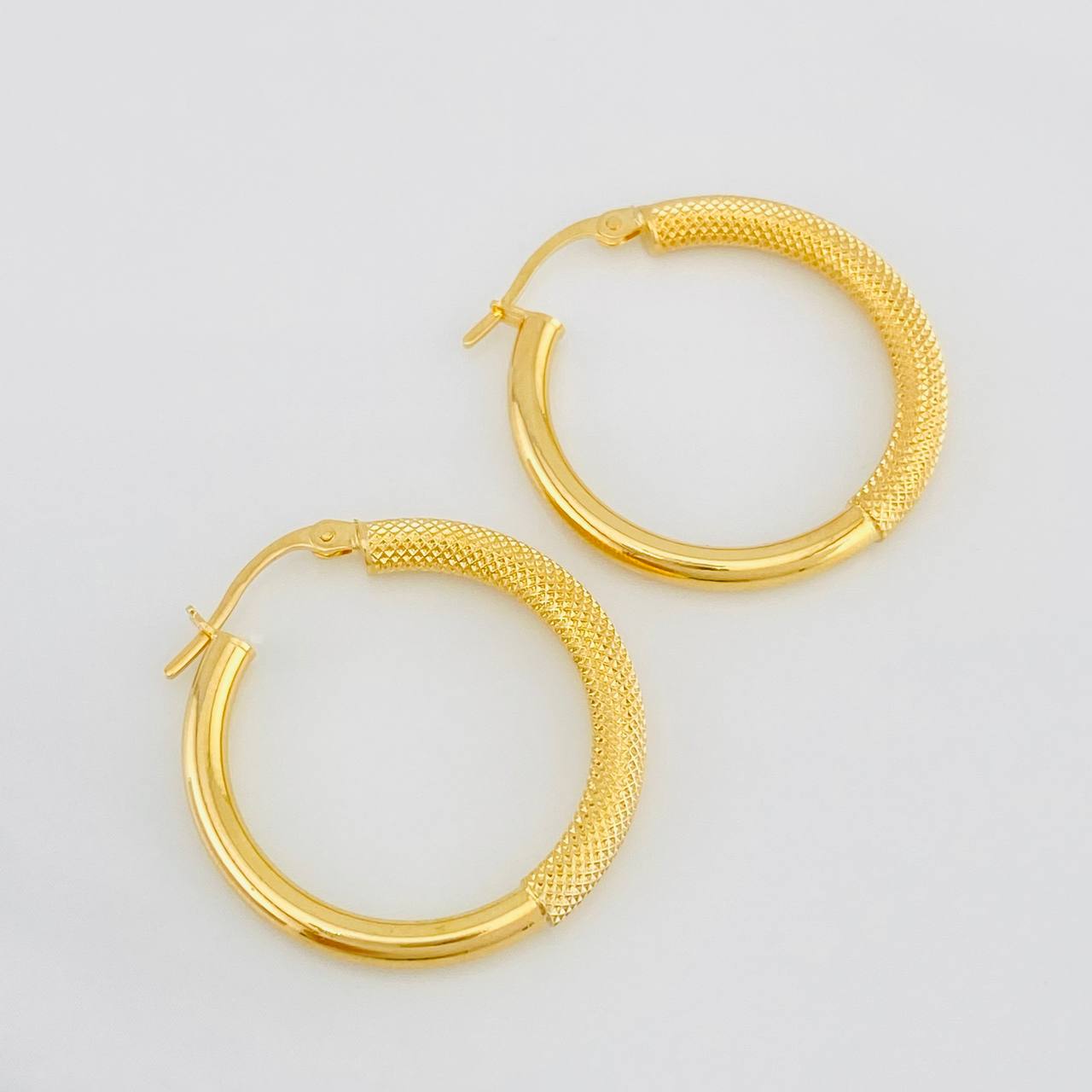Candongas Bordadas 2.1g / 2.5cm Oro Amarillo 18K