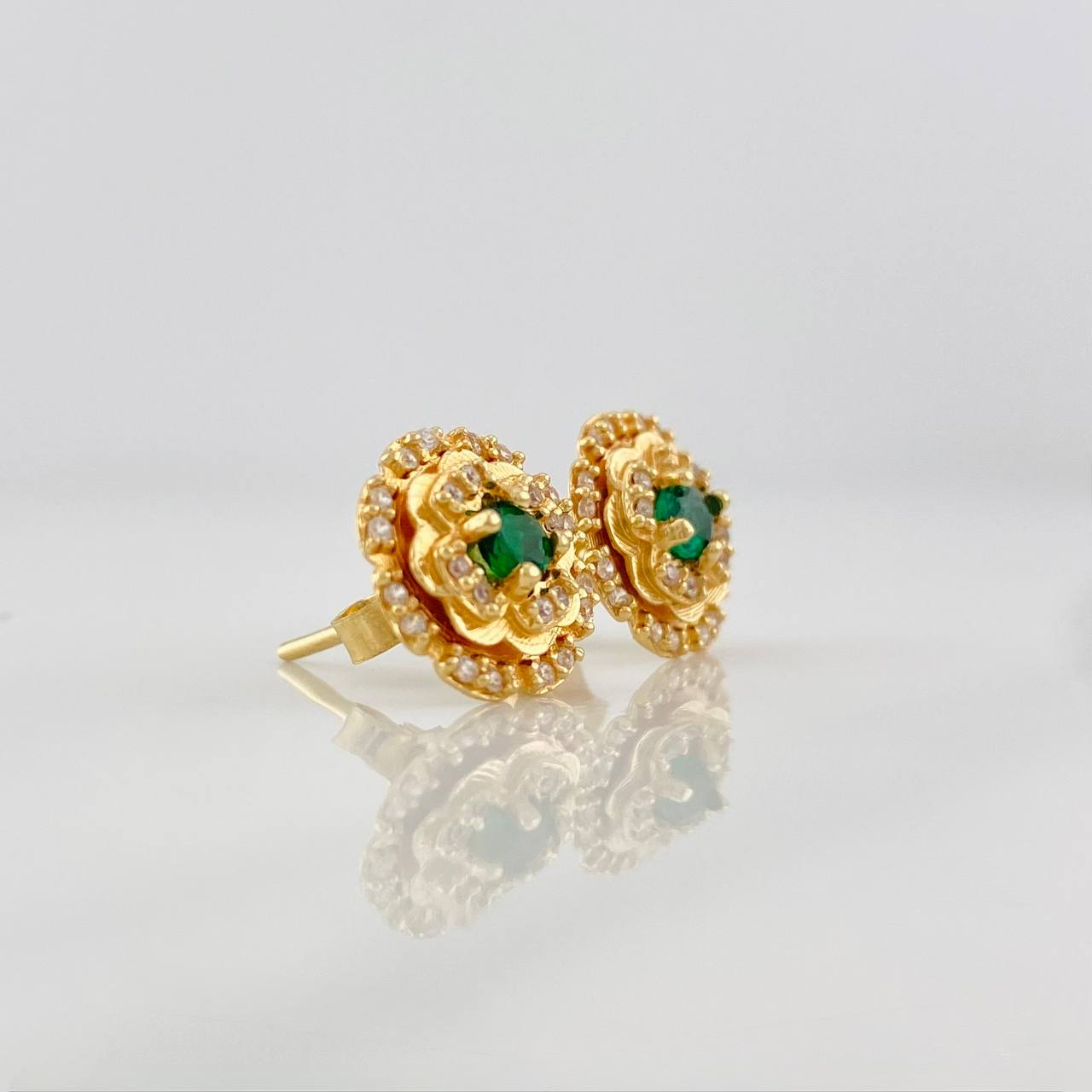 Topos Flor 5.4g / 11.95mm Oro Amarillo 18K