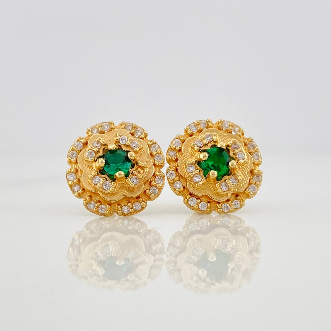 Topos Flor 5.4g / 11.95mm Oro Amarillo 18K