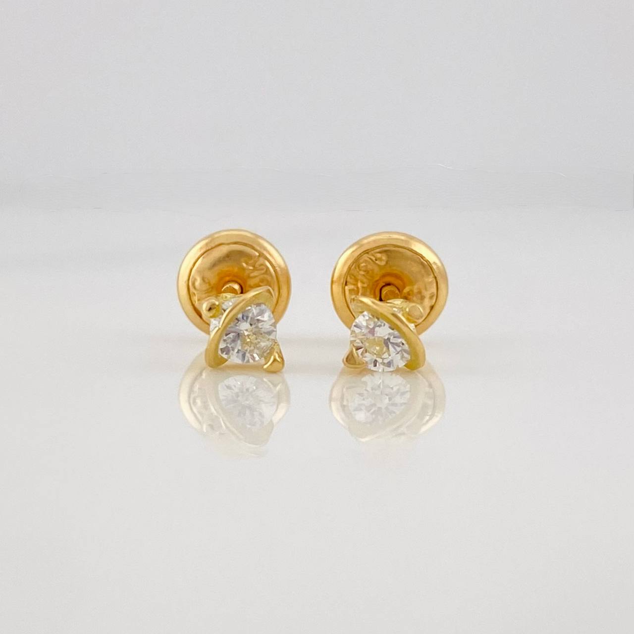 Topos Saturno 0.75g / 3.04mm Oro Amarillo 18K
