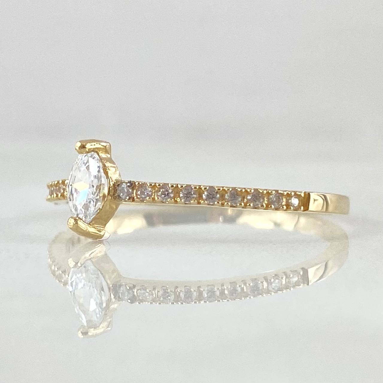 Anillo Solitario Centella 1.25gr / T7 3/4 / Oro 18K