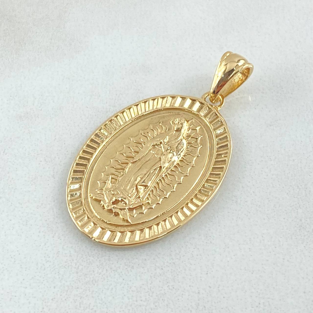 Dije Virgen Guadalupe Ovalada 4.7gr / 3.3cm / Oro 18K