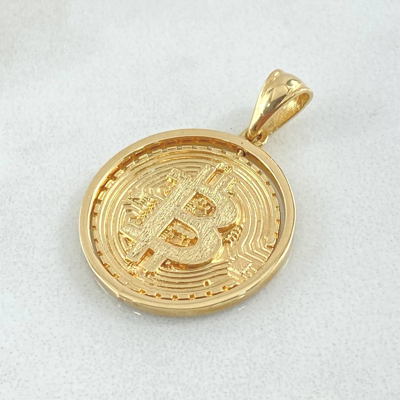 Dije Cripto-Moneda 4.45gr / 2.8cm / Oro 18K