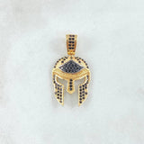 Dije Casco Gladiador 3.45gr / 3cm / Circones Negros Oro Amarillo 18K ©