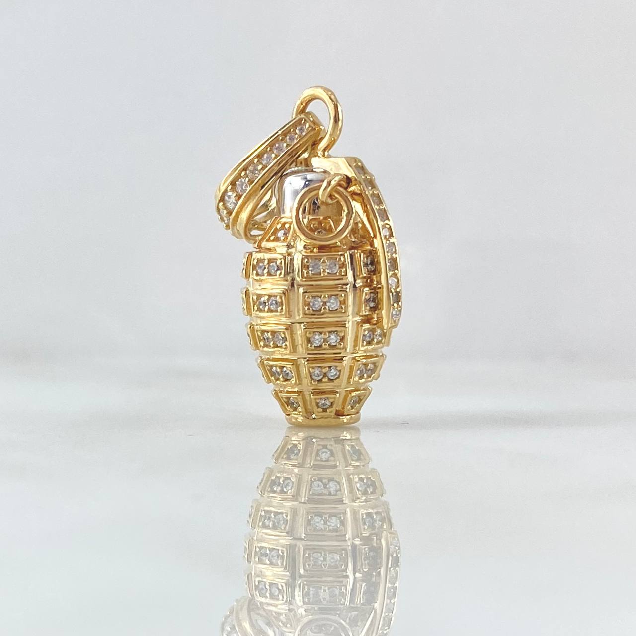 Dije Granada 6.8gr / 3.2cm / Circones Blancos Dos Oros Amarillo Blanco 18K ©