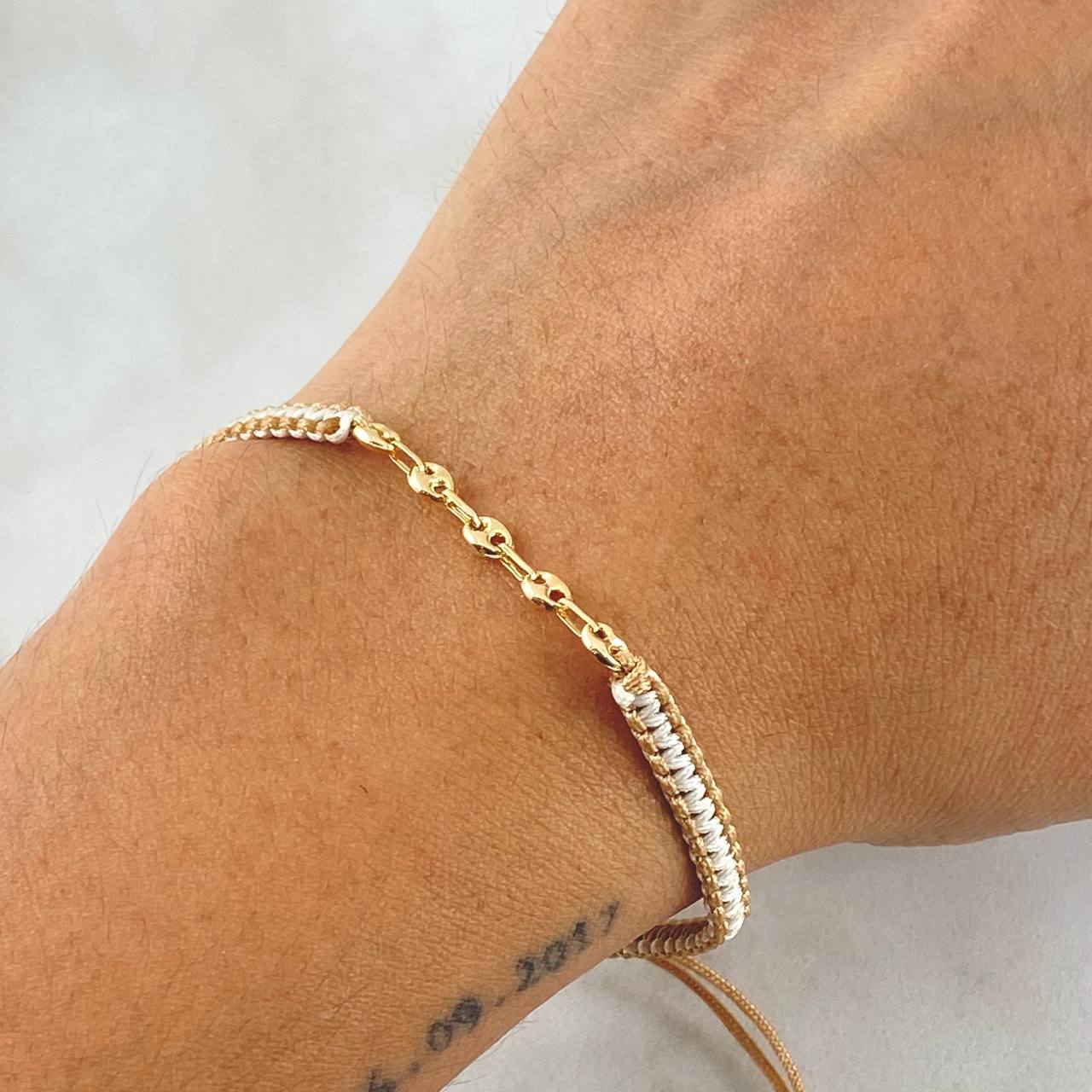 Pulsera Beige Retazo GC 0.3gr / 3.2mm Cinco Eslabones Oro Amarillo 18K (Oferta) *