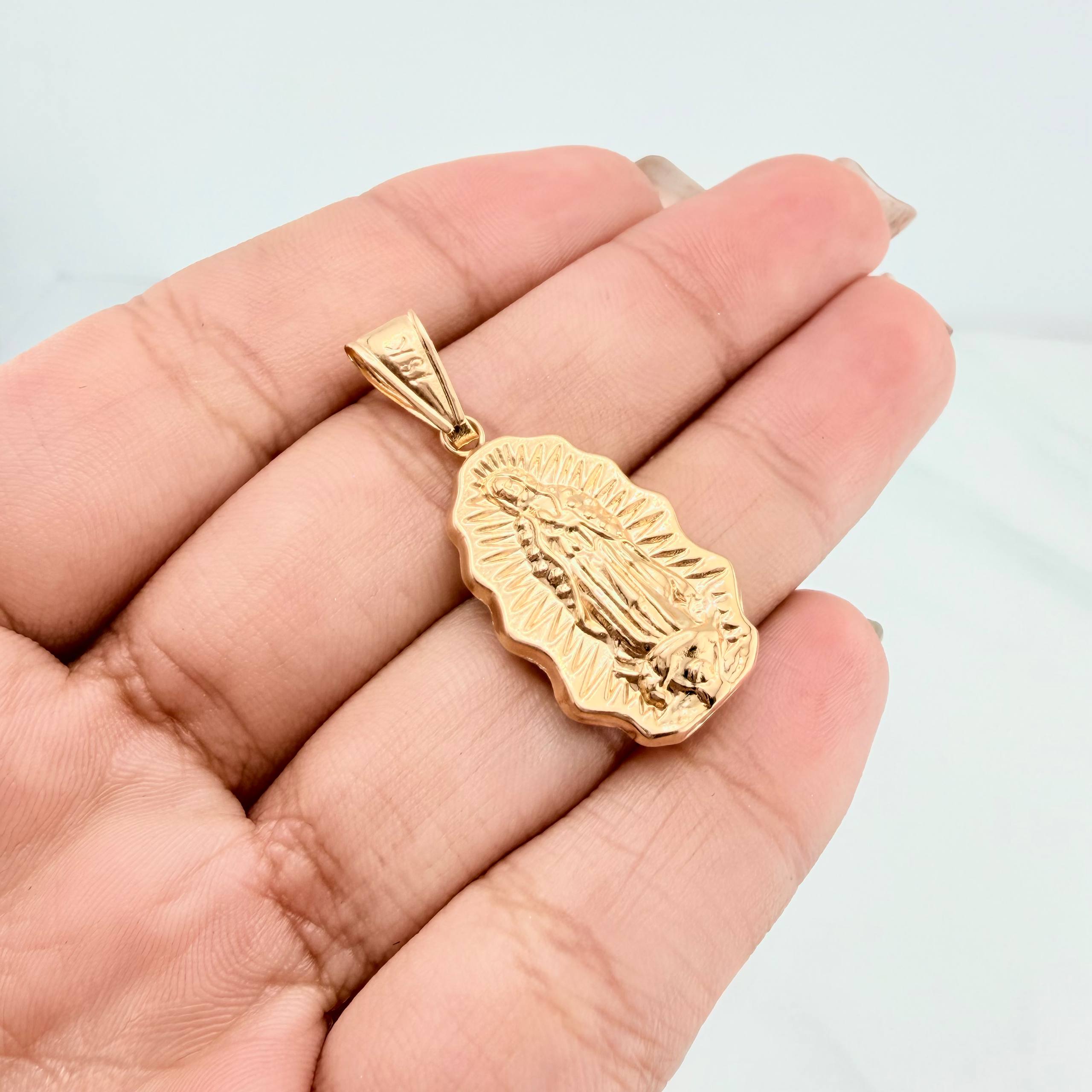 Dije Virgen Guadalupe 1.7 g / 3.3 cm Oro Amarillo 18K