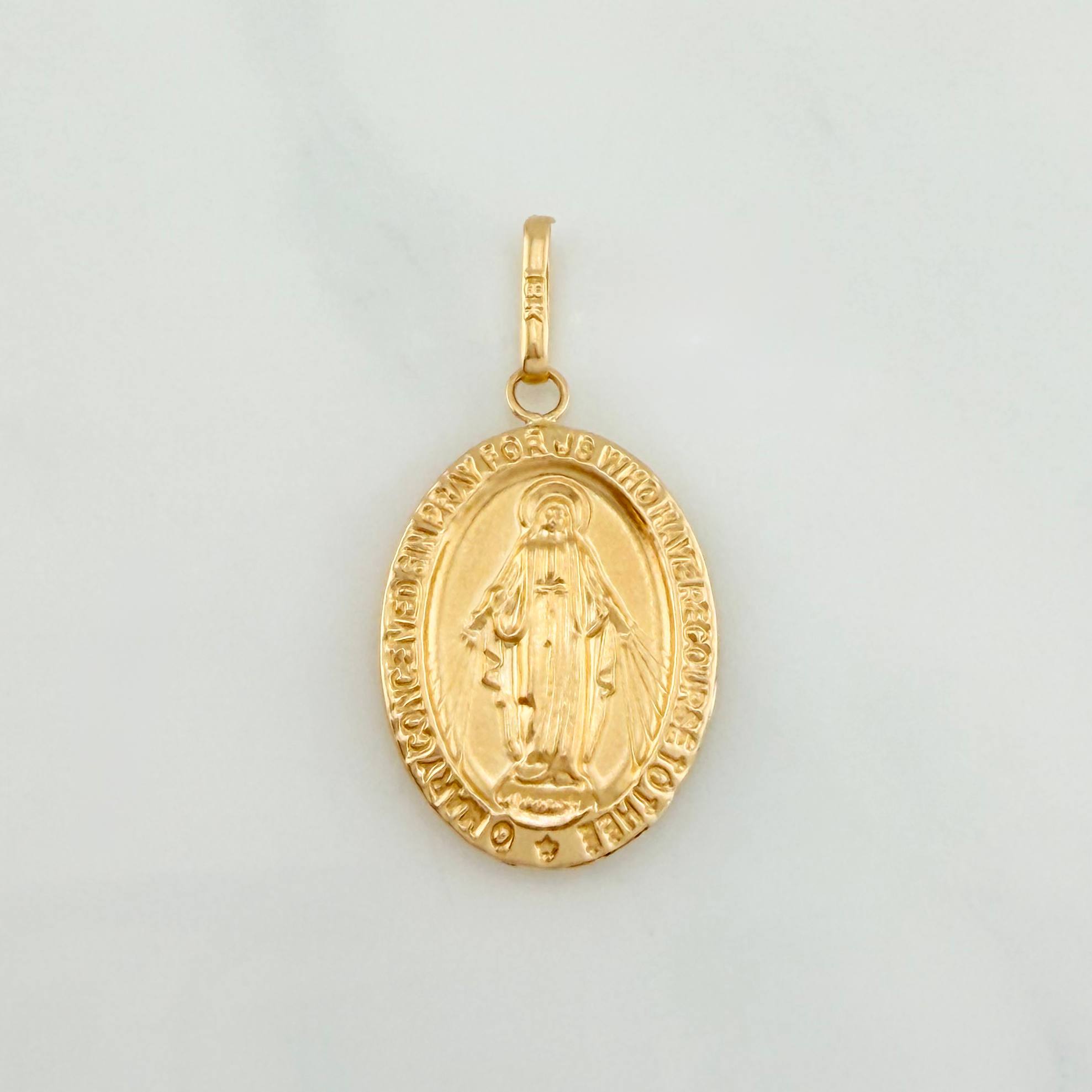 Dije Virgen Milagrosa 1.75 g / 3.3 cm Oro Amarillo 18K