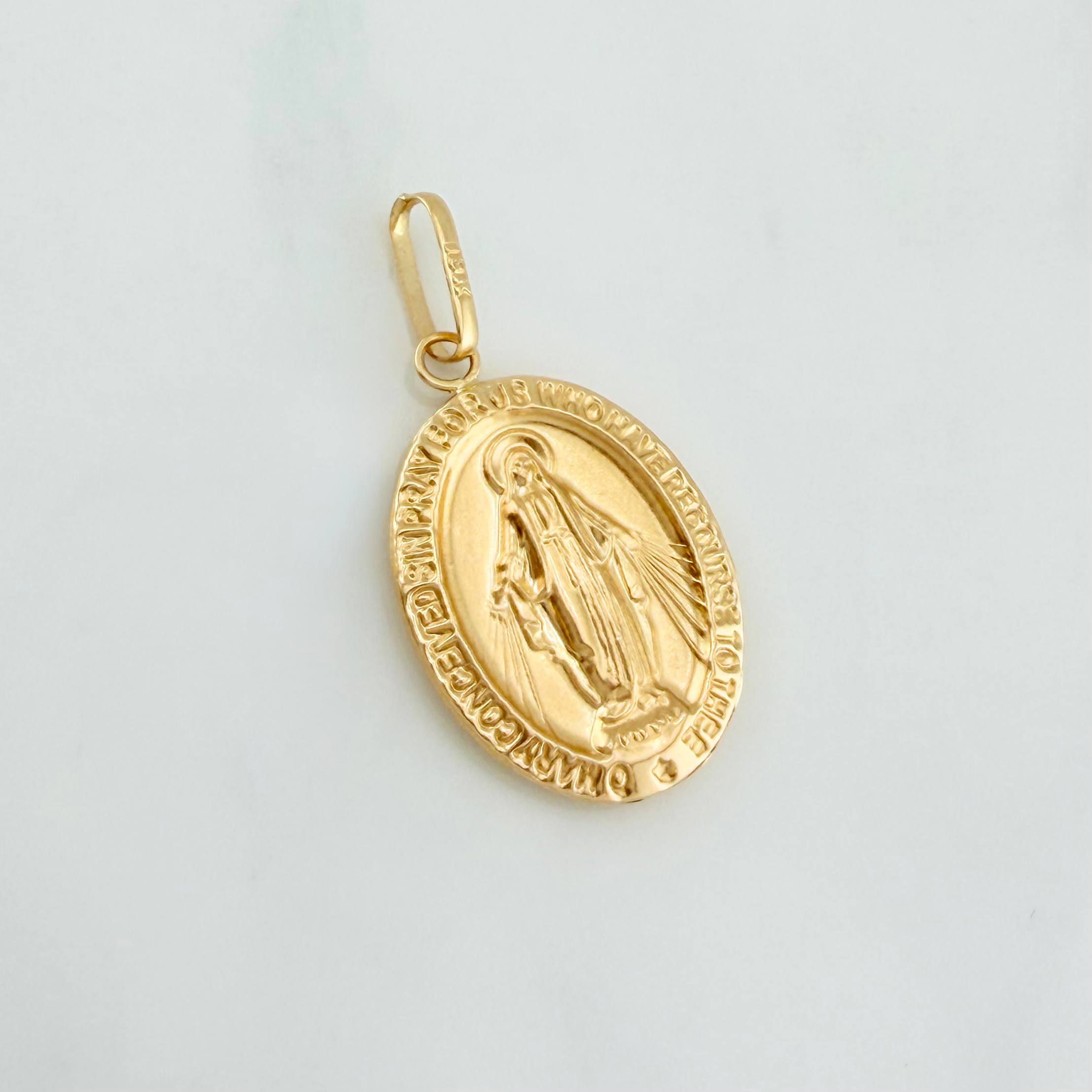 Dije Virgen Milagrosa 1.75 g / 3.3 cm Oro Amarillo 18K