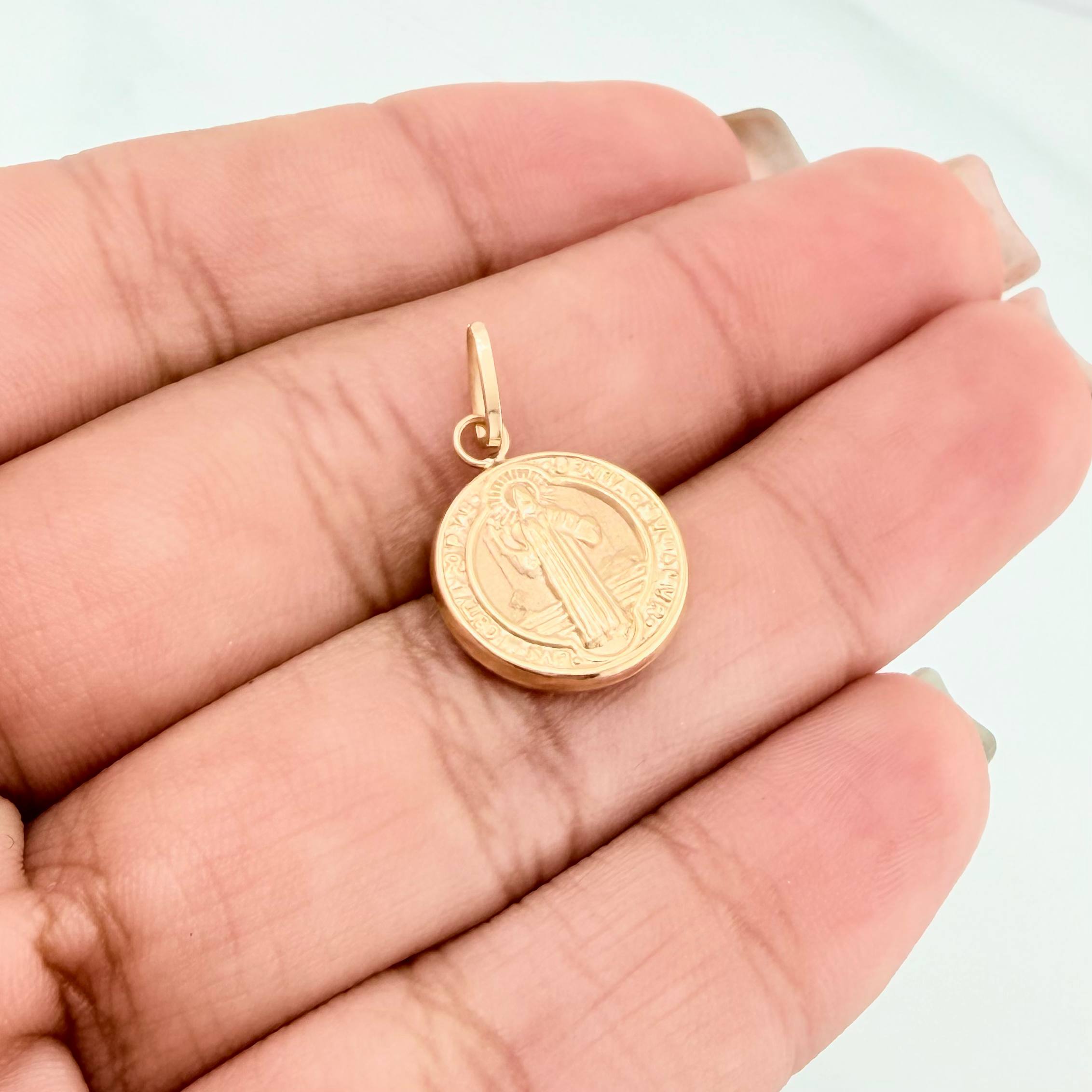 Dije San Benito 0.85 g / 2.1 cm Oro Amarillo 18K