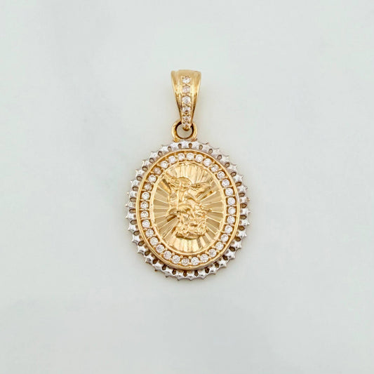 Dije San Miguel Arcangel 2.85 g / 2.5 cm Dos Oros Amarillo Blanco 18K