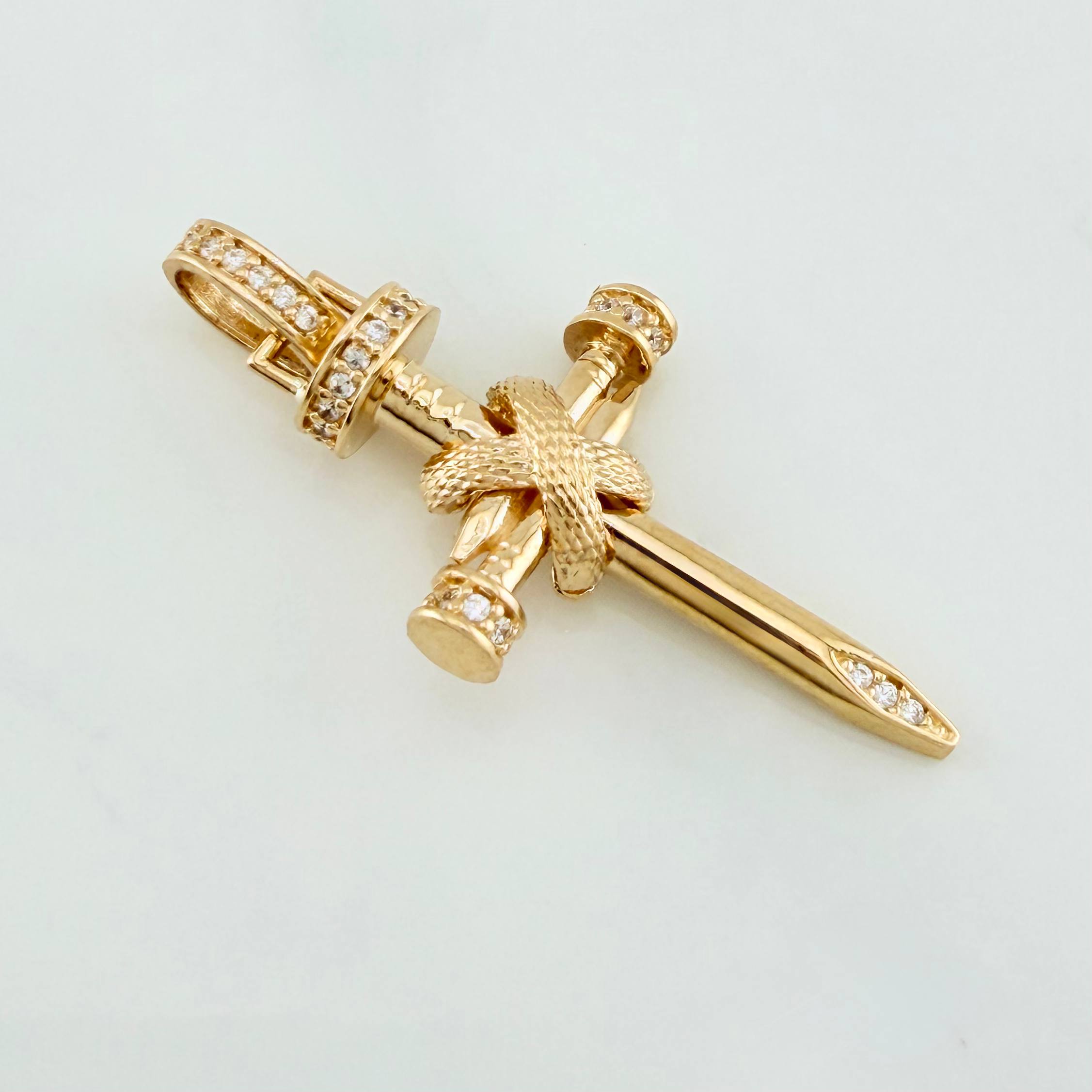 Dije Cruz Clavo 3.8 g / 3.7 cm Oro Amarillo 18K