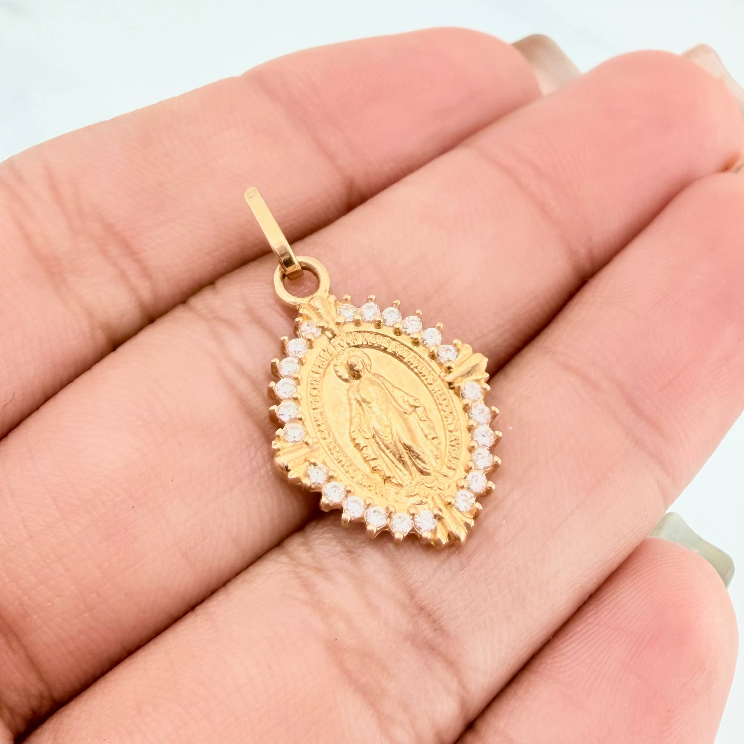 Dije Virgen Milagrosa 2.3 g / 2.5 cm Oro Amarillo 18K