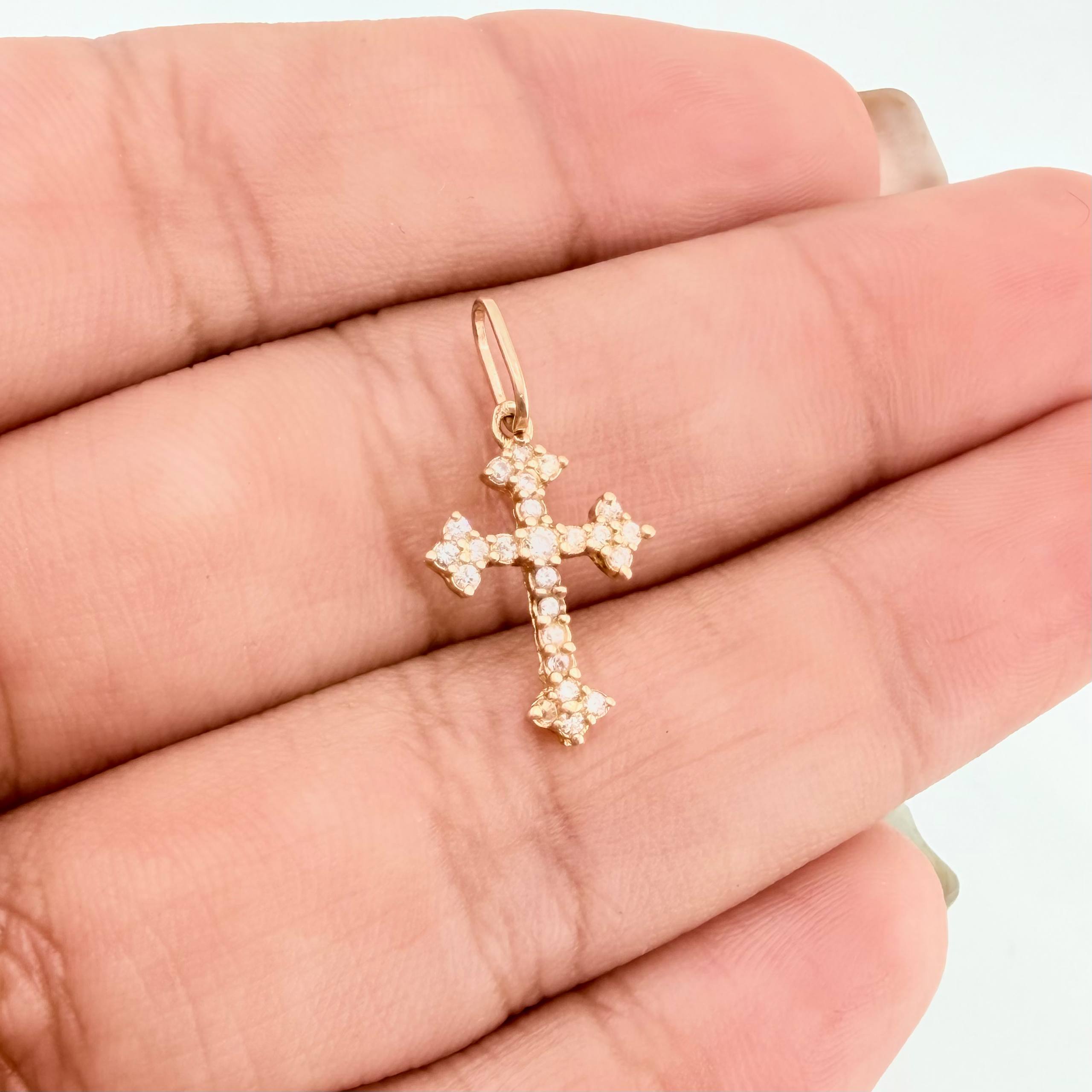 Dije Cruz Gotica 0.6 g / 2 cm Oro Amarillo 18K