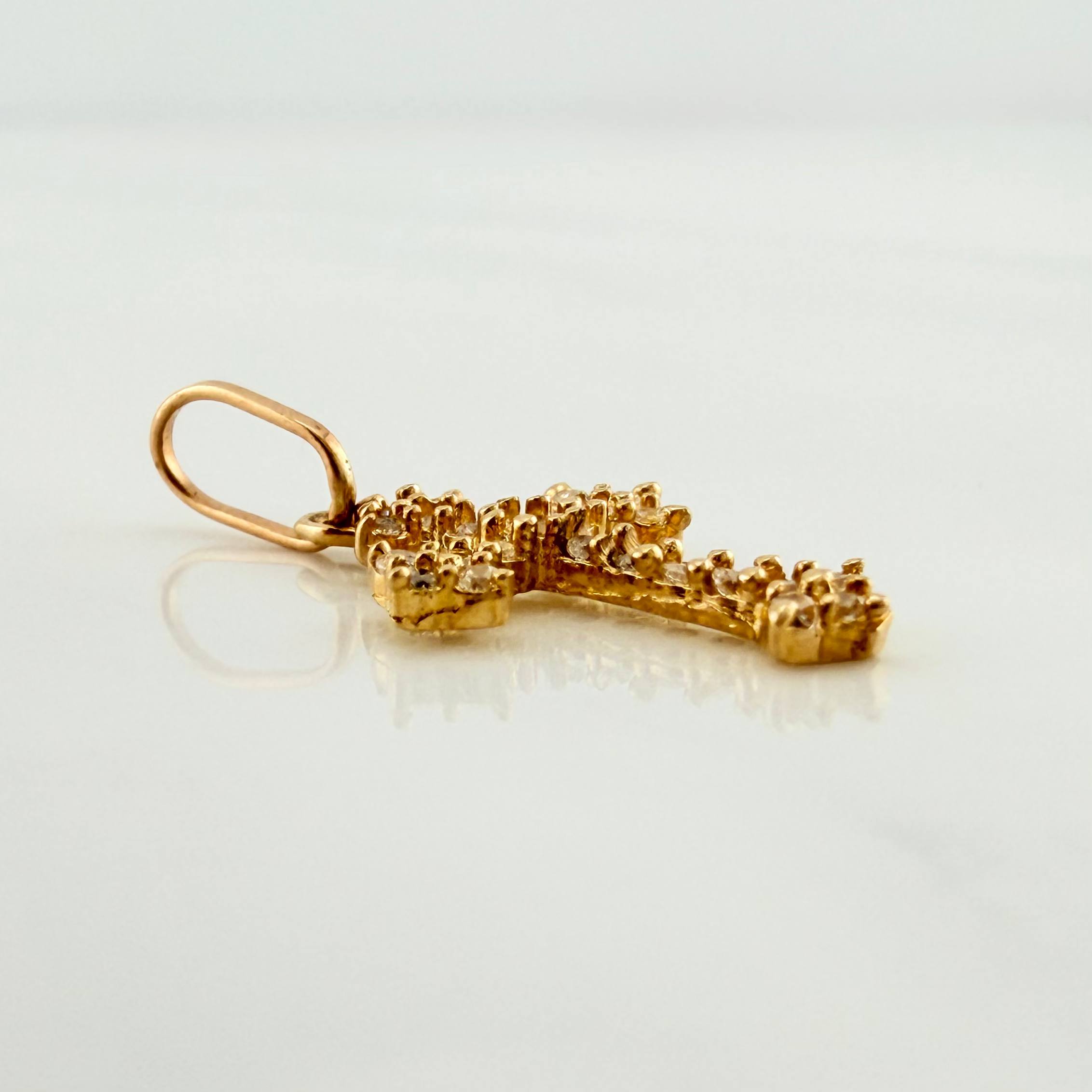 Dije Cruz Gotica 0.6 g / 2 cm Oro Amarillo 18K