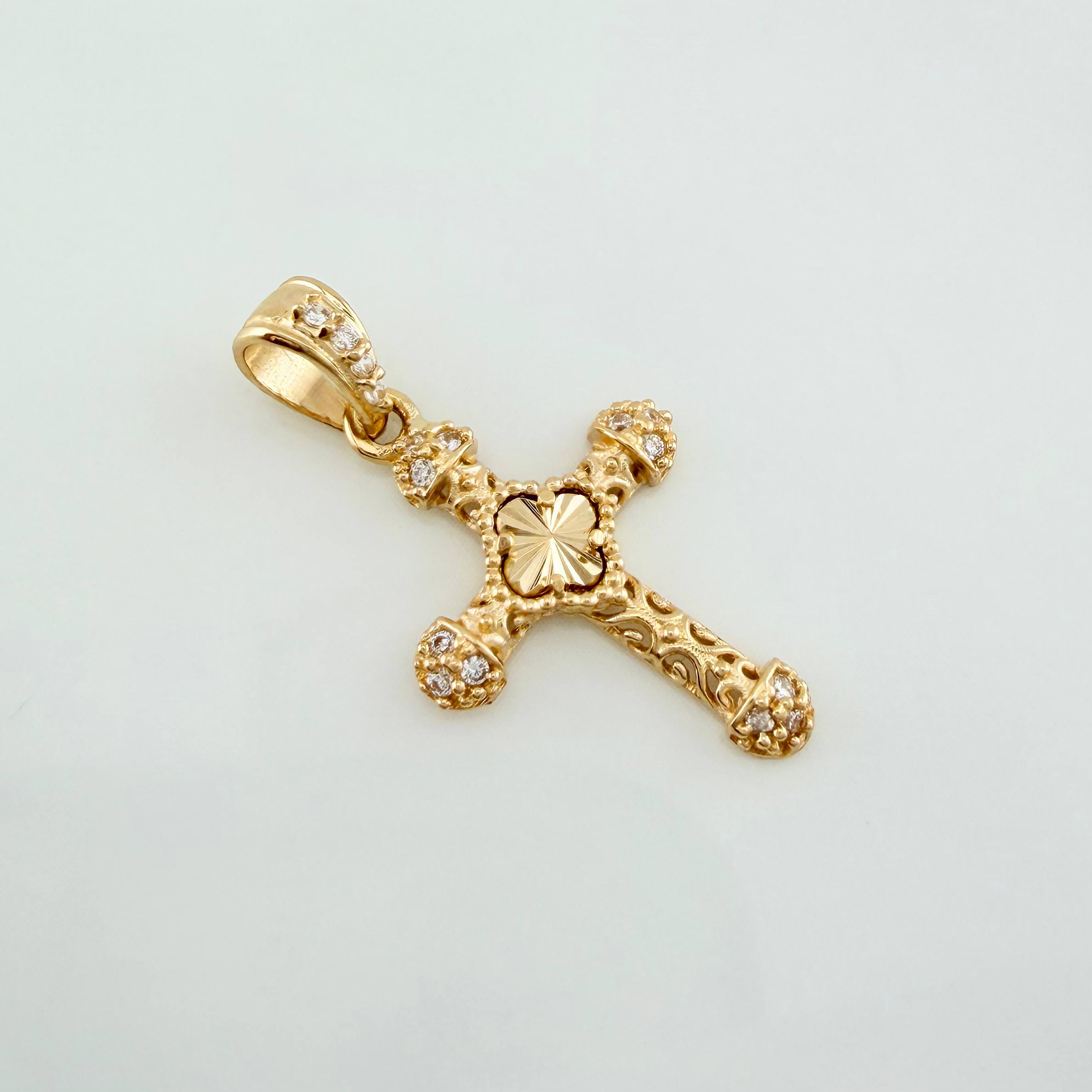 Dije Cruz Trebol 1.2 g / 2.5 cm Oro Amarillo 18K