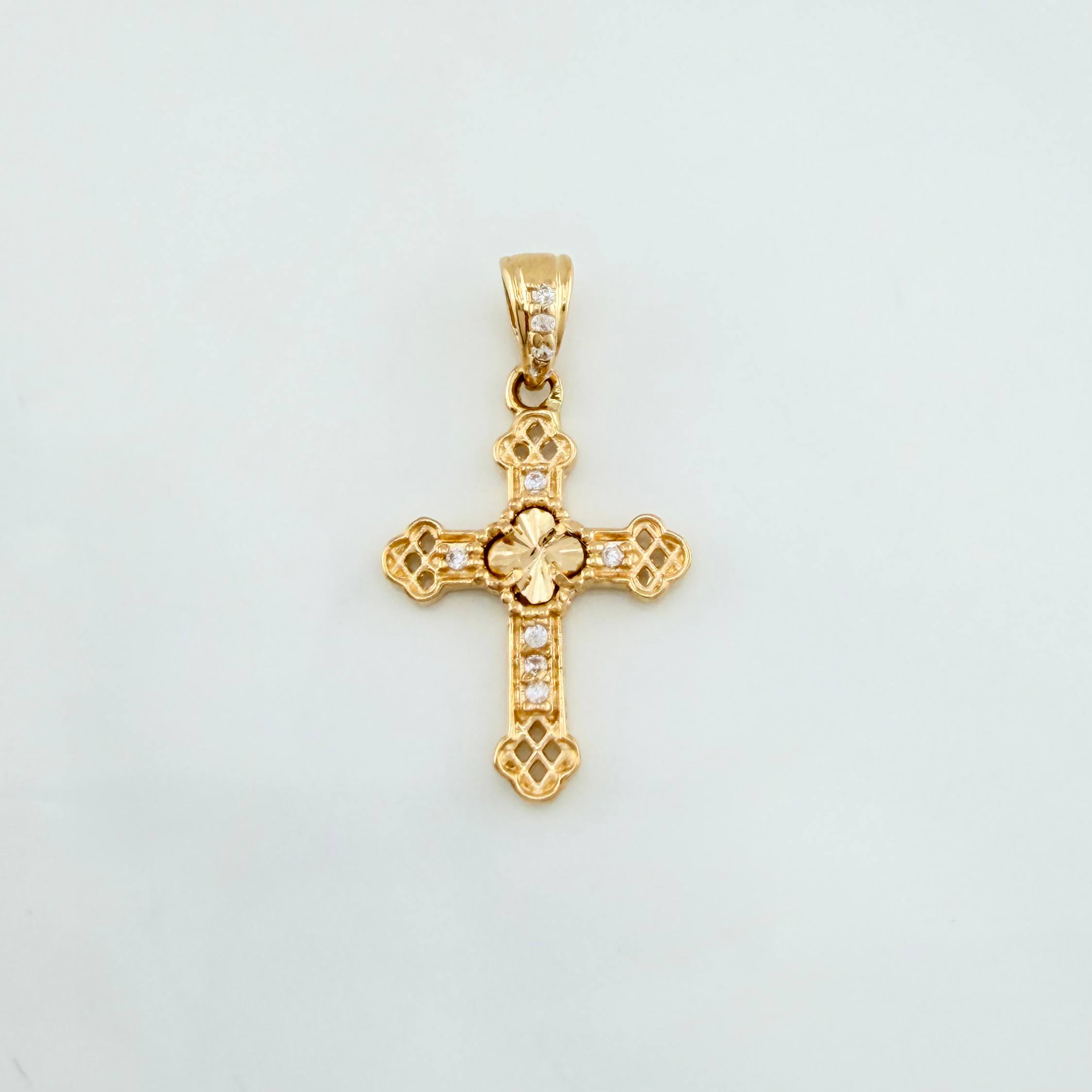 Dije Cruz Trebol 1.2 g / 2.5 cm Oro Amarillo 18K